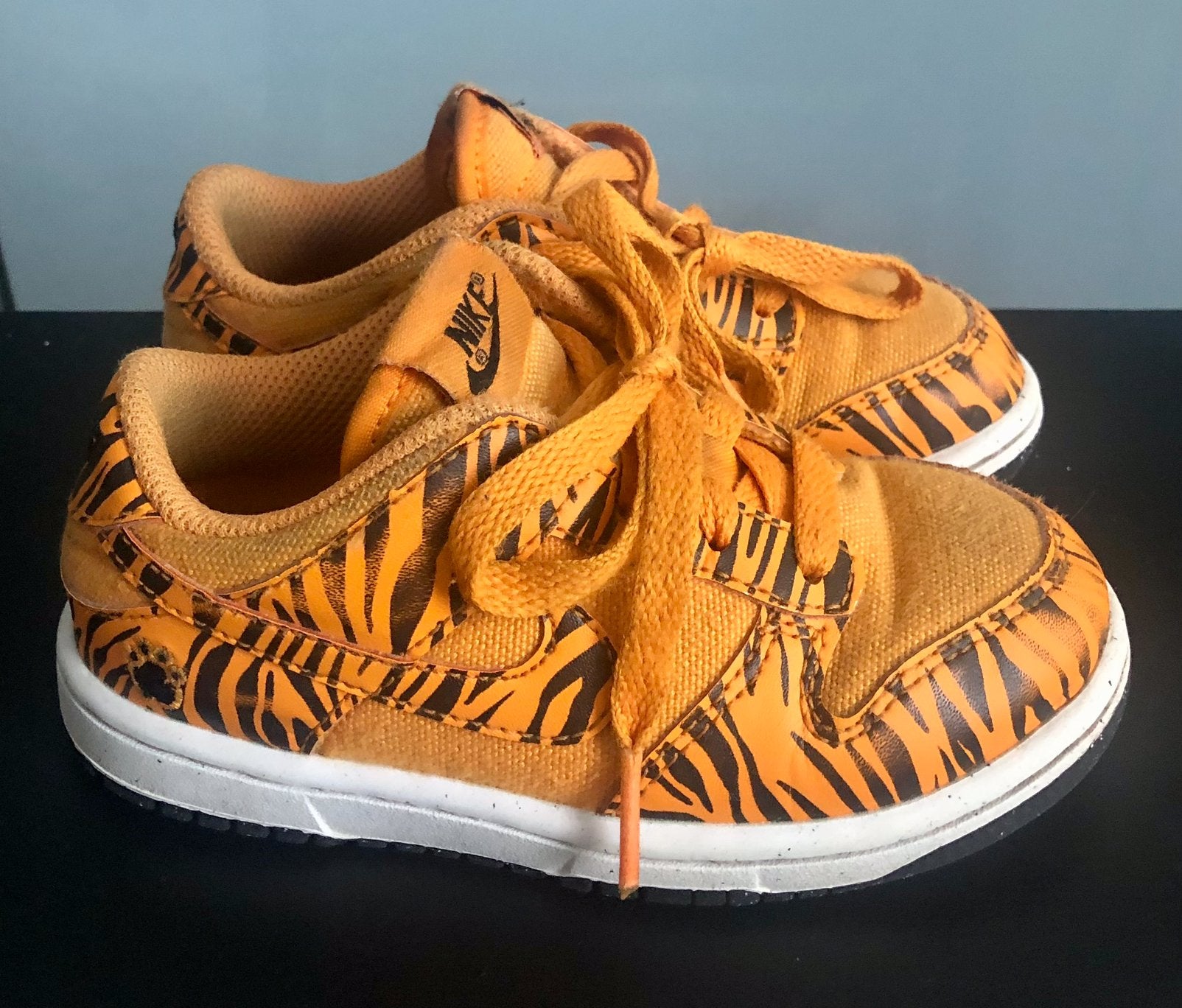 Nike dunk low oranje tijger maat 26, Ophalen, Schoenen