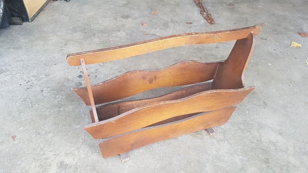 Oude houten lectuurbak enz., euro 20,00, Ophalen, Gebruikt