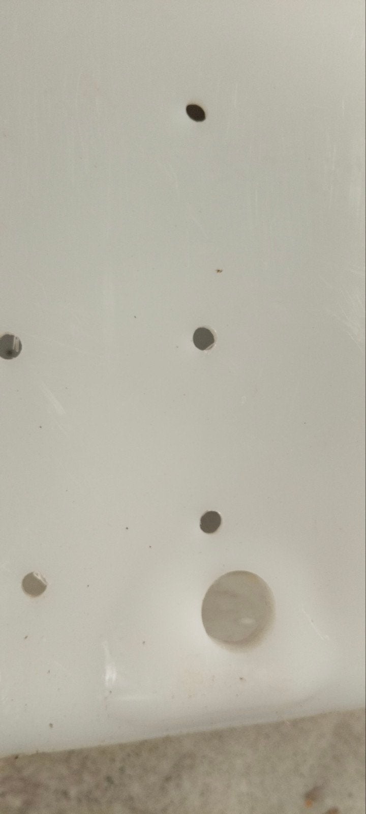 Witte kunststof uitlekbak op pootjes, verrijdbaar, Ophalen