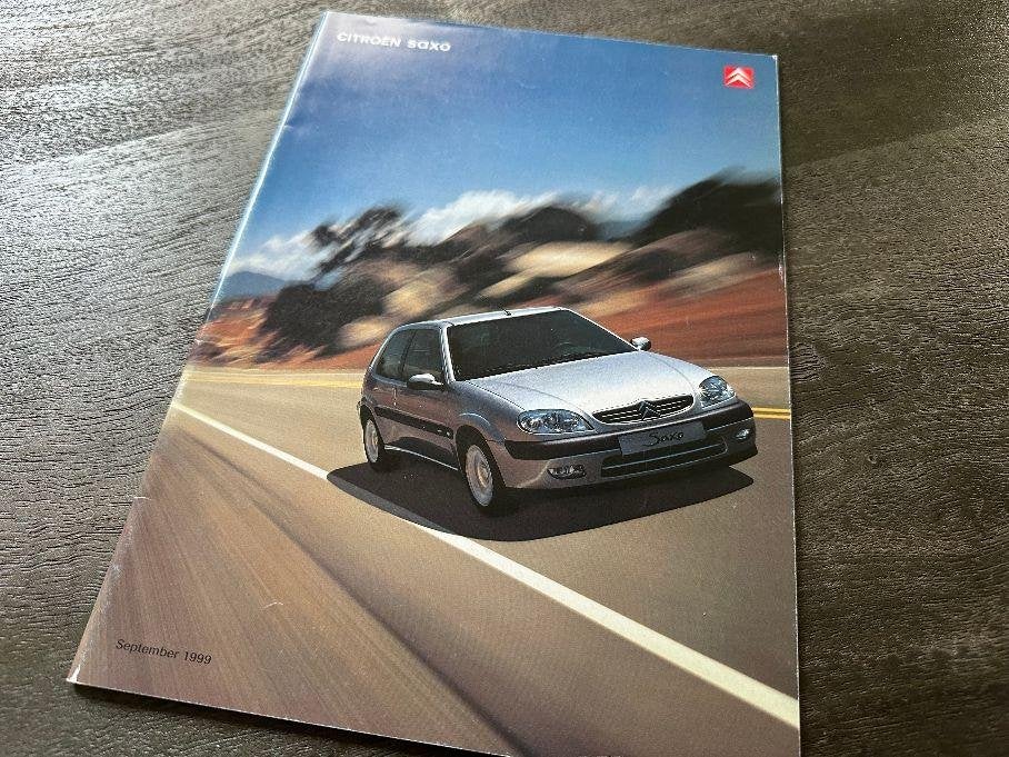 Citroen Saxo dikkkke ongelezen folder 1999, Boeken, Ophalen of Verzenden, Zo goed als nieuw, Citroën