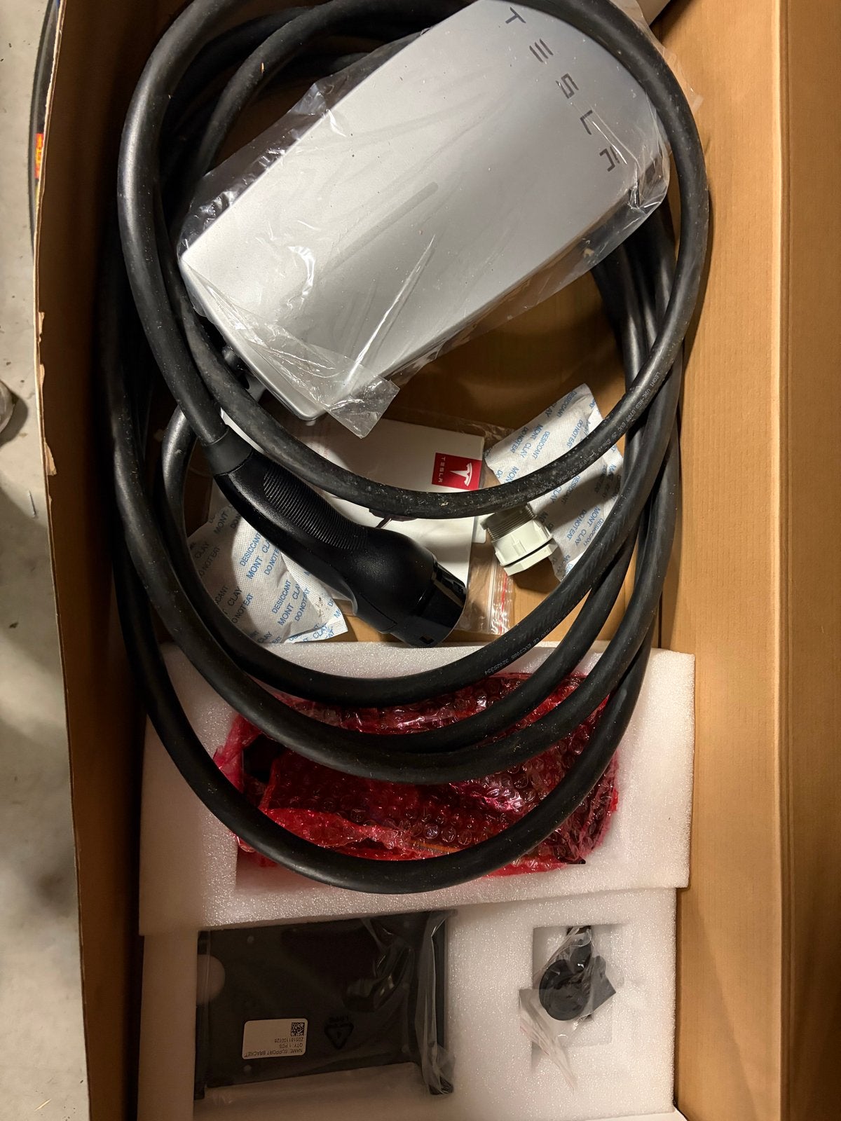 Tesla Wall Connector Gen 2 Laadpaal nieuw in doos, Auto diversen, Ophalen of Verzenden, Zo goed als nieuw, Laadpaal