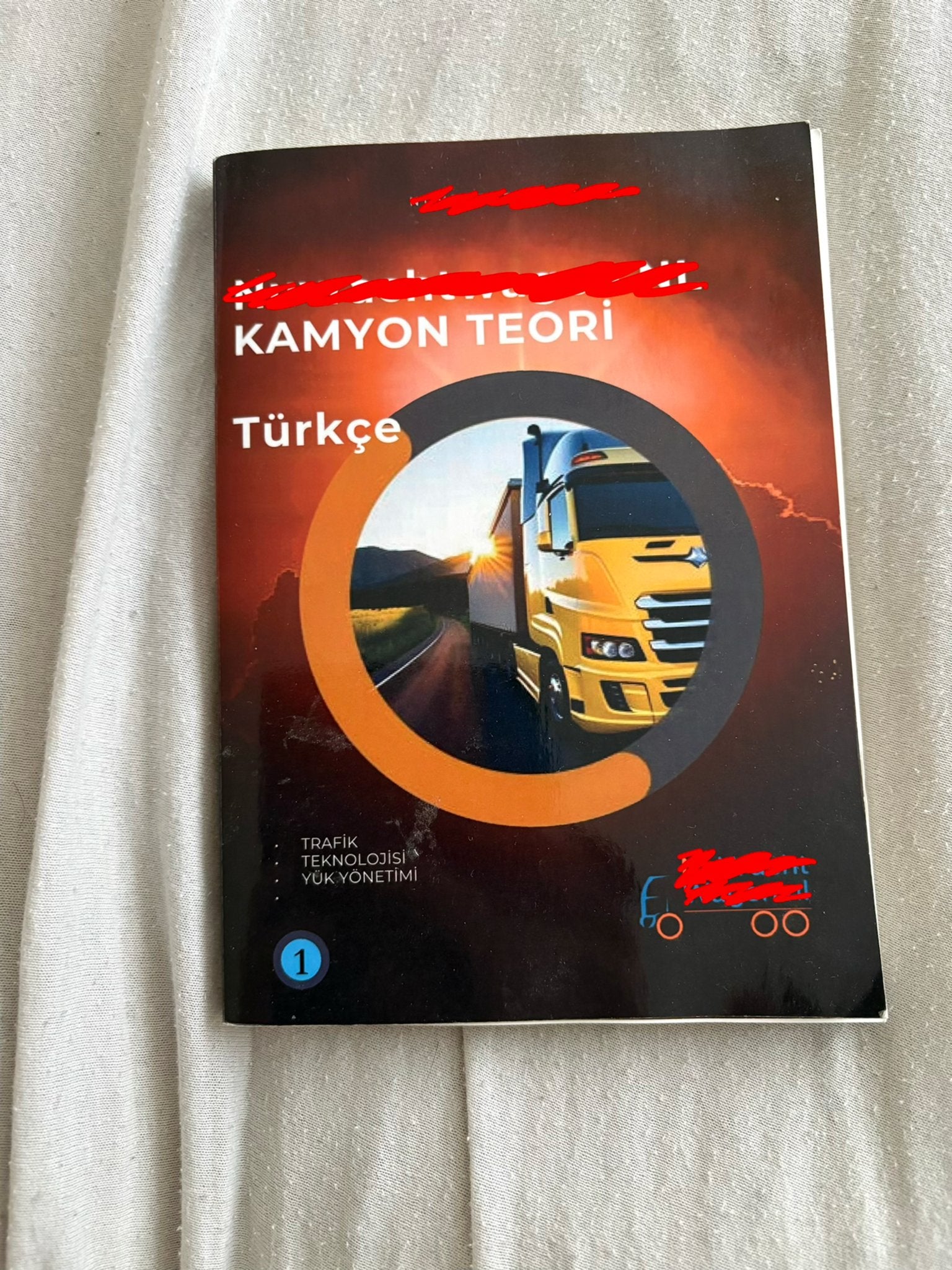 Kamyon Teori Türkçe - Verkeerstheorieboek Turks, Boeken, Ophalen, Zo goed als nieuw, Overige niveaus