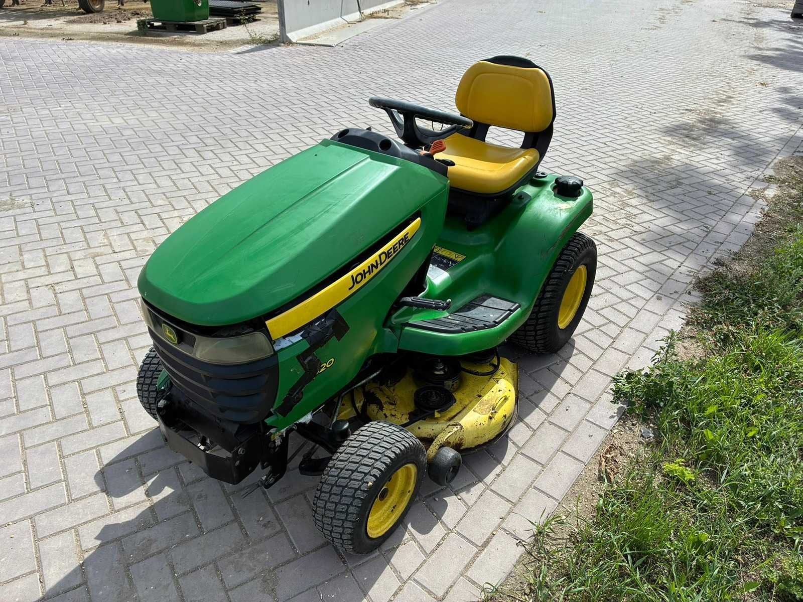 John Deere - X320 - Zitmaaier, Maaier