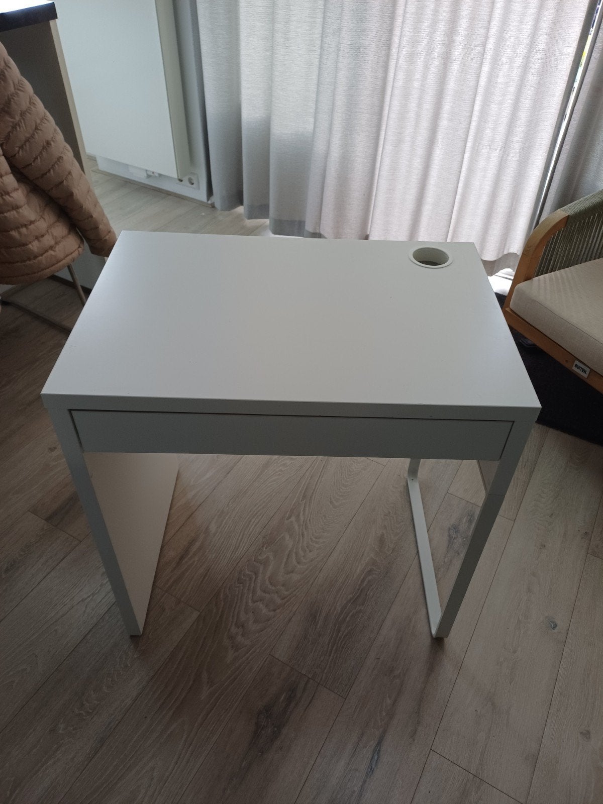 IKEA Micke bureau wit, Ophalen, Gebruikt, Spaanplaat of MDF, Kabelgoot