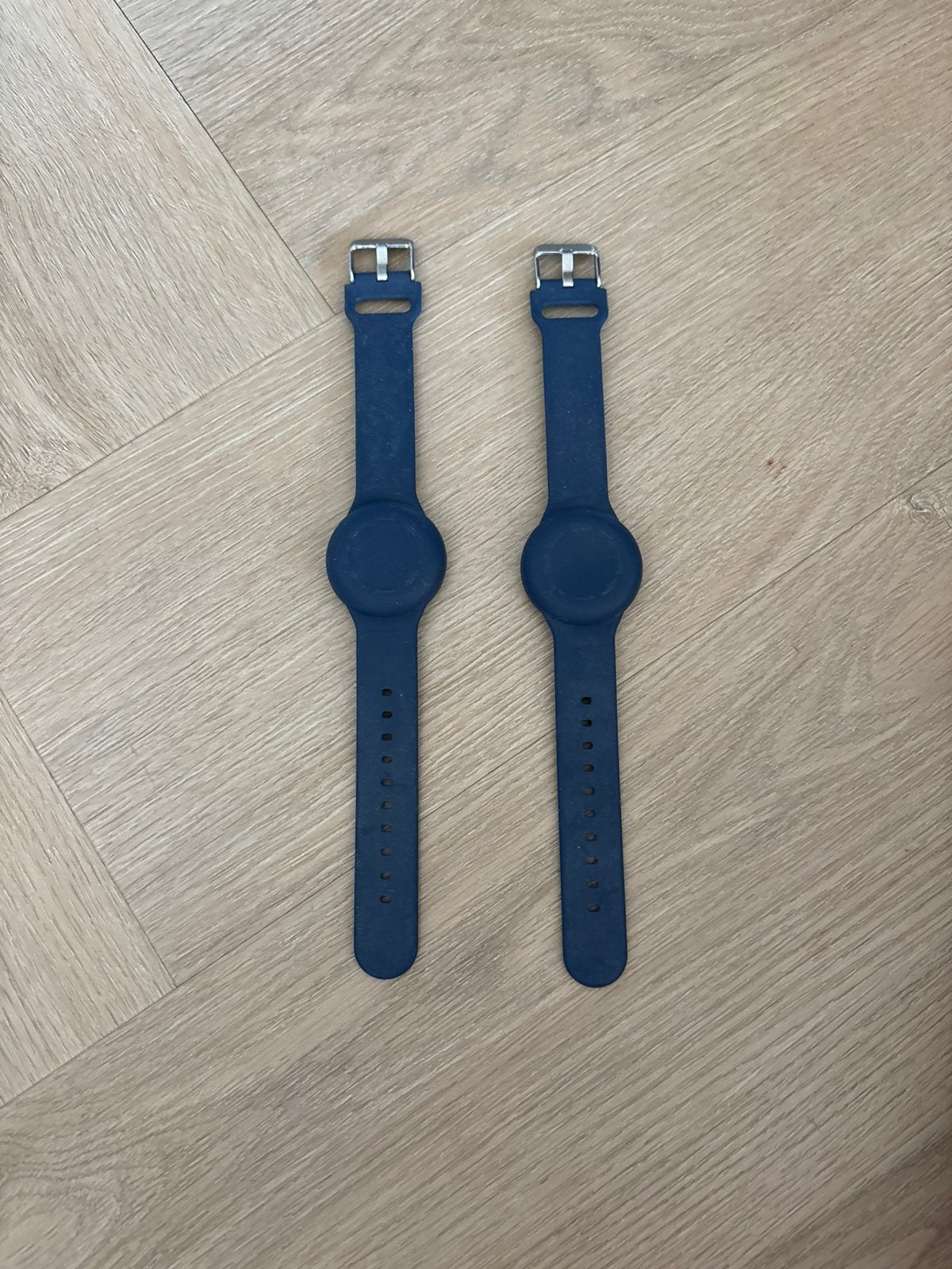 2x gps airtag waterdicht tracker bandje horloge kind NIEUW, Ophalen of Verzenden, Nieuw, Blauw, IOS