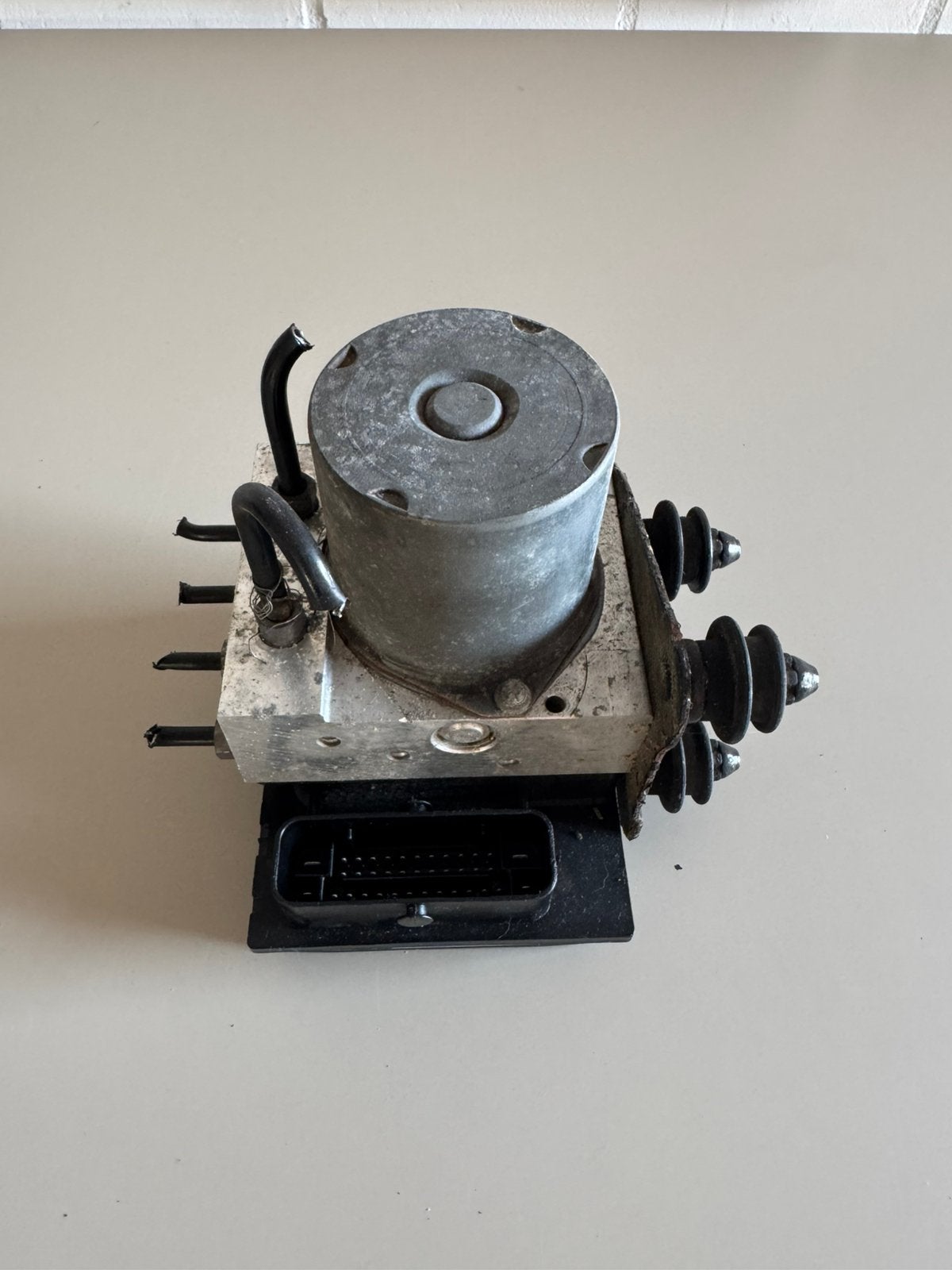 ABS Pomp Audi A5 / A4 – 8K0907379AG (Voor Revisie), Ophalen of Verzenden, Gebruikt, Audi