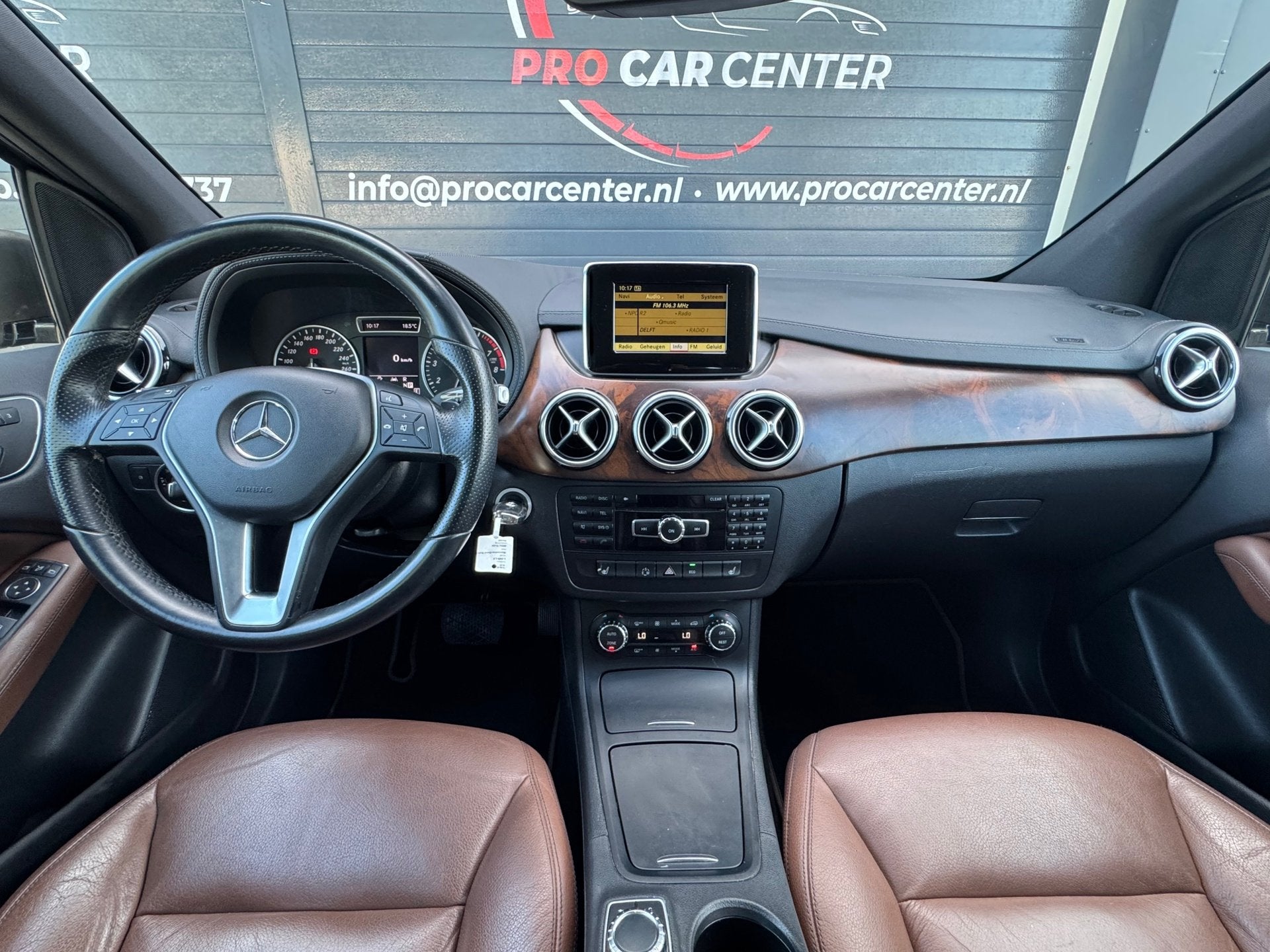 Mercedes-Benz B-klasse 200 Ambition AUT|CRUISE|CLIMATE|STOEL, Auto's, Euro 5, 1325 kg, Gebruikt, Bruin