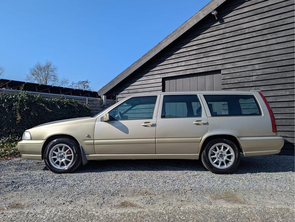 Volvo V70 2.4 T Comfort (bj 1999), Auto's, Automatische klimaatregeling, Gebruikt, 194 pk, Beige