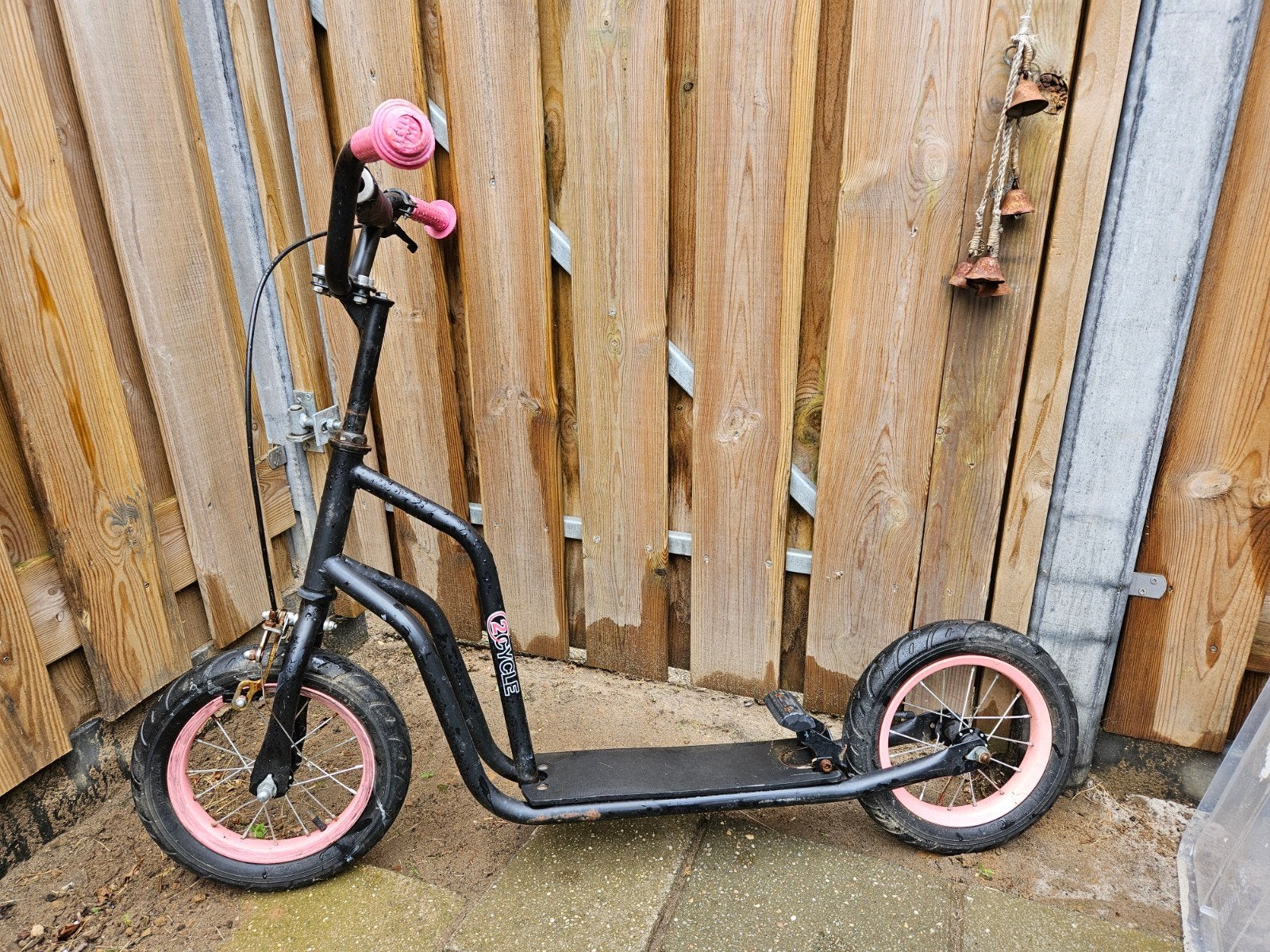 Stevige step met roze accenten, Fietsen en Brommers, Steps, Ophalen, Gebruikt, Gewone step, Onbekend