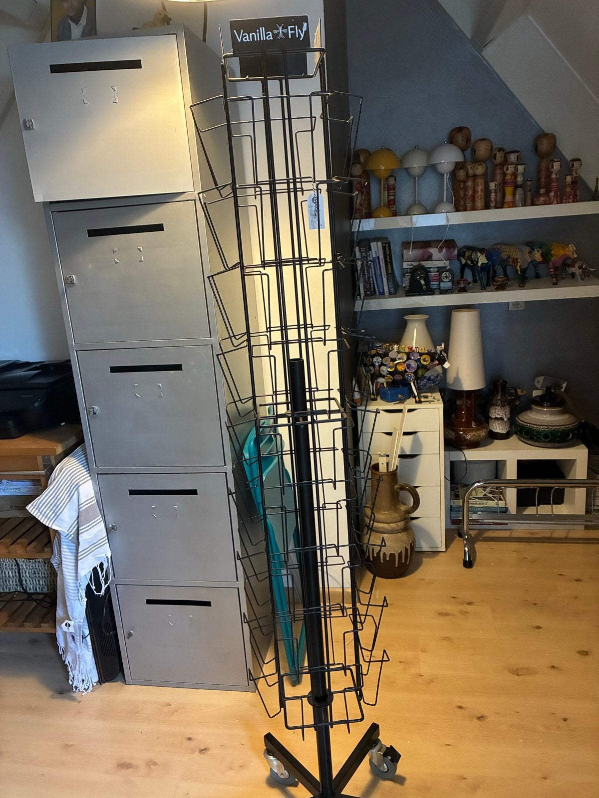 Draaiend kaartenrek voor A5 kaarten - Vanilla Fly, Huis en Inrichting, Ophalen