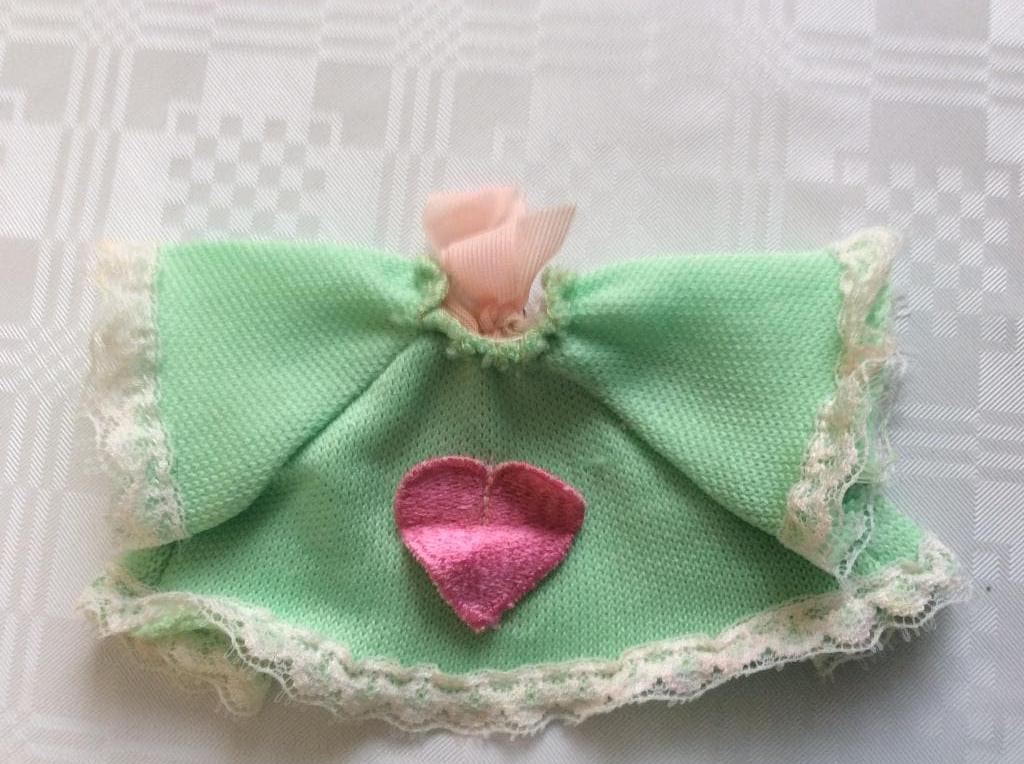 mint groen poppenpakje, Ophalen of Verzenden, Zo goed als nieuw, Kleertjes