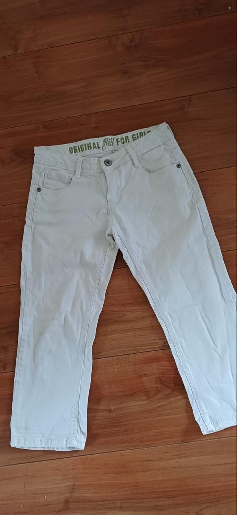 Witte capril broek van Jill, maat 152
Achterlabel is vervaag, Broek, Meisje, Ophalen of Verzenden, Zo goed als nieuw