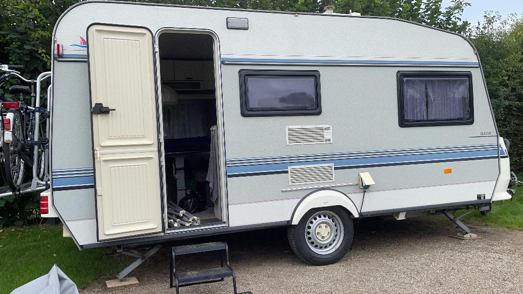 Hobby 440 TM Classic 1994, Vast bed, Hobby, Treinzit, 750 - 1000 kg