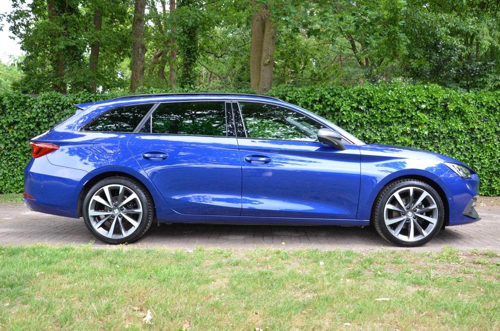 SEAT Leon Sportstourer 1.5 eTSI FR Business Intense Automaat, Stof, 4 cilinders, Origineel Nederlands, Automatische klimaatregeling