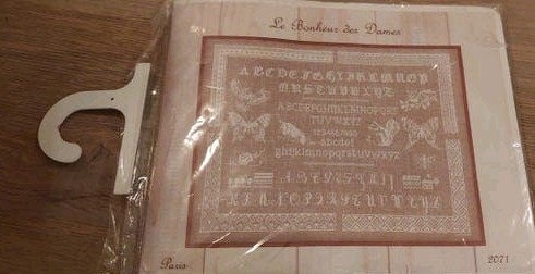 BORDUURPAKKET PARIS MERKLAP BORDUREN, Ophalen of Verzenden, Nieuw, Handborduren, Borduurpakket