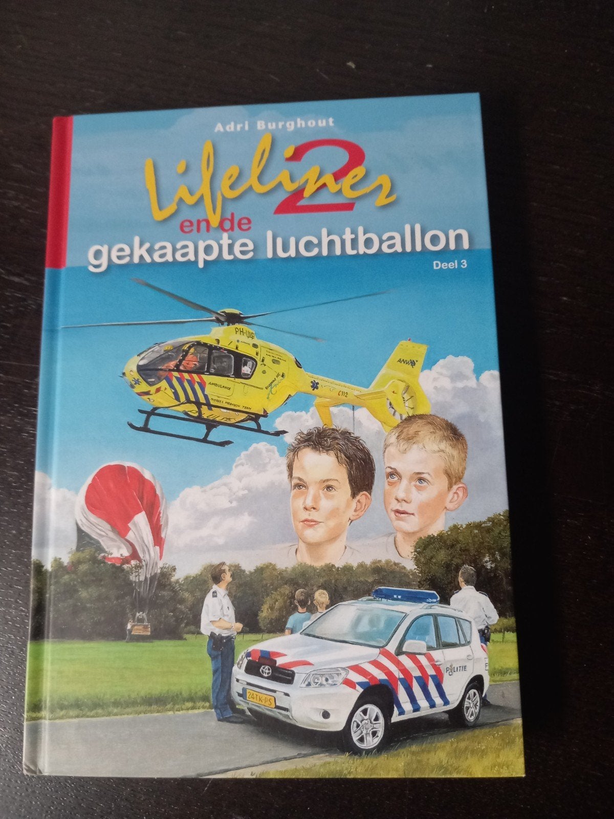 Lifeliner 2 en de gekaapte luchtballon - Deel 3, Boeken, Ophalen of Verzenden, Zo goed als nieuw, Adri Burghout