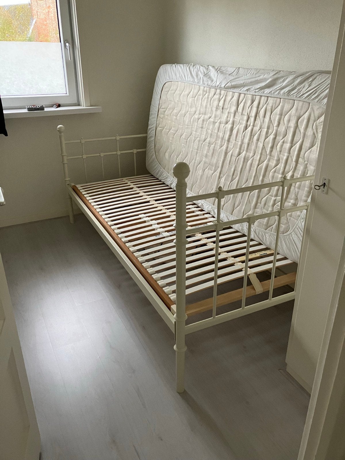 Ikea bed, Ophalen, 90 cm, Eenpersoons, Metaal