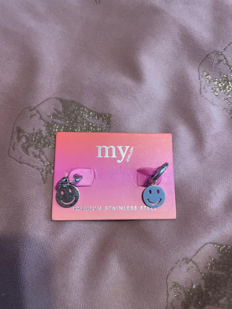 My Jewellery oorbellen met smiley bedel, Overige materialen, Hangers, Ophalen of Verzenden, Zo goed als nieuw
