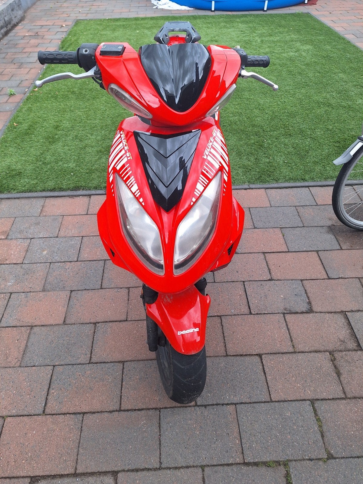 Beeline Veloce-GT Scooter - Rood, Zo goed als nieuw, Ophalen, Zo goed als nieuw, Benzine, Overige merken