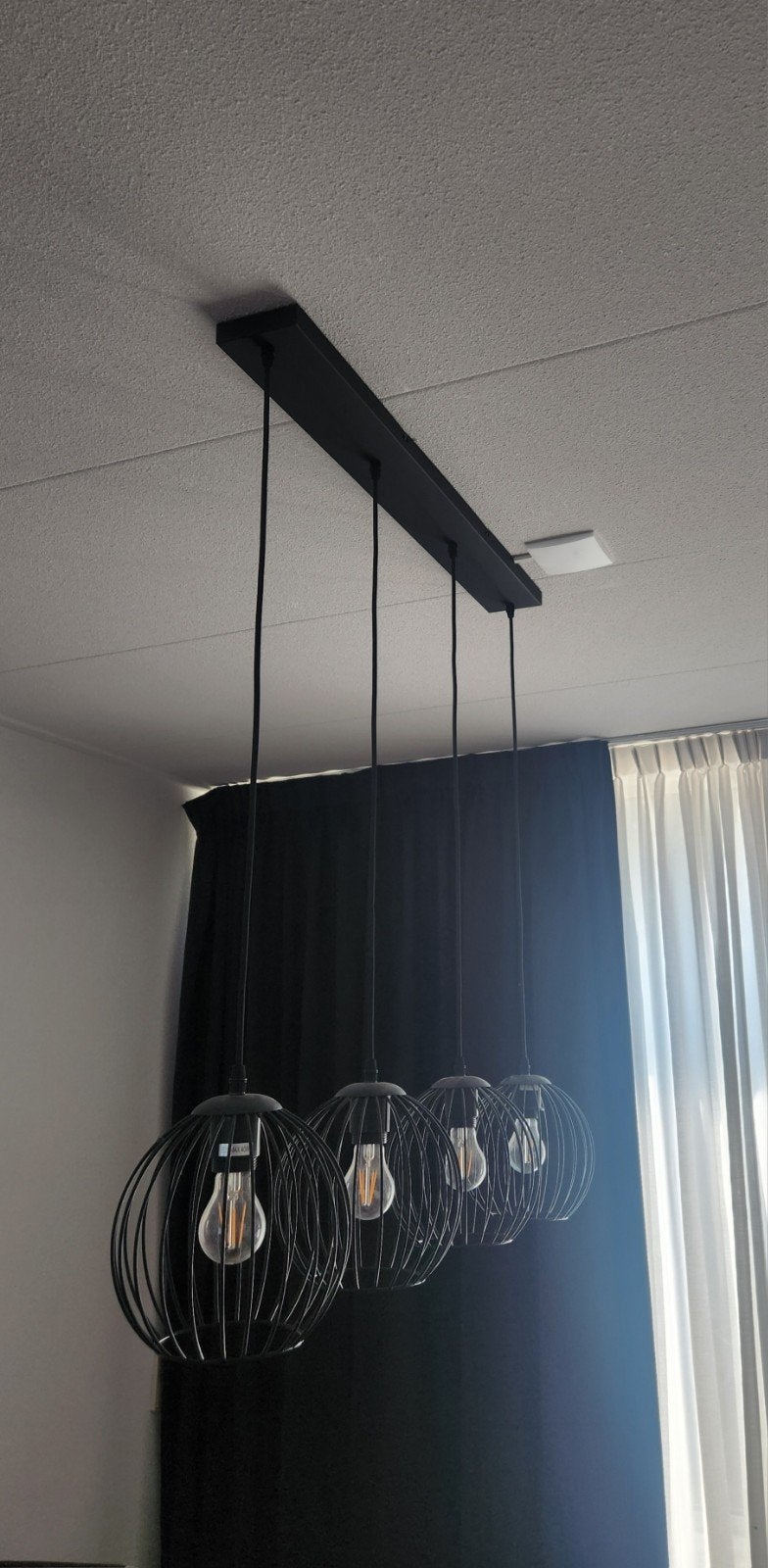 Zwarte draadlampen set: 3-lichts en 5-lichts hanglampen, Huis en Inrichting, Lampen | Hanglampen, Zo goed als nieuw, Metaal, E27 (groot)