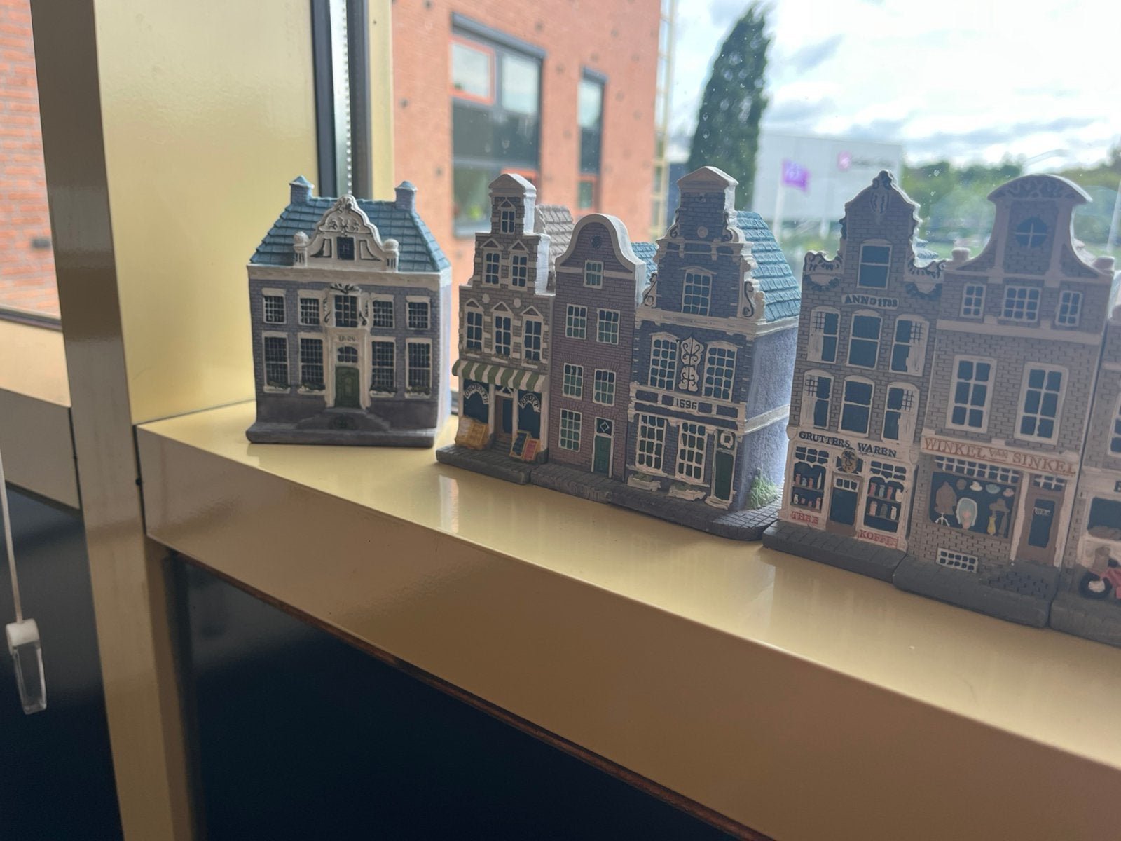 Kleine stenen huisjes, Ophalen of Verzenden, Zo goed als nieuw