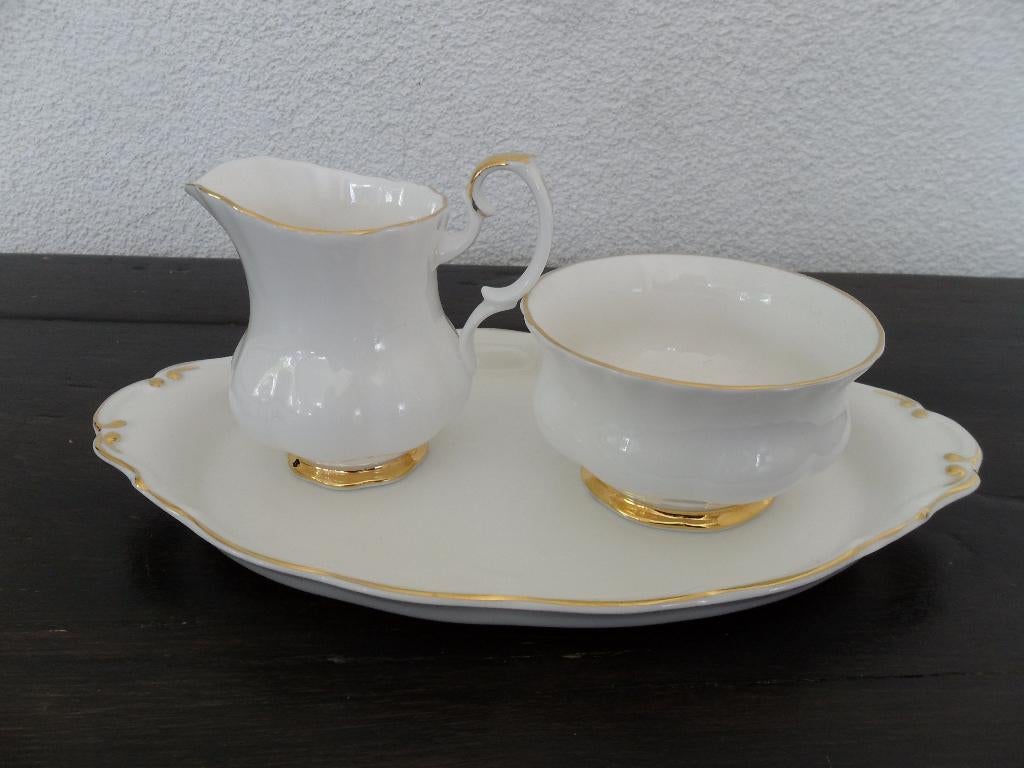 Royal Albert Val D’Or roomstel, Ophalen of Verzenden, Zo goed als nieuw, Overige stijlen, Porselein