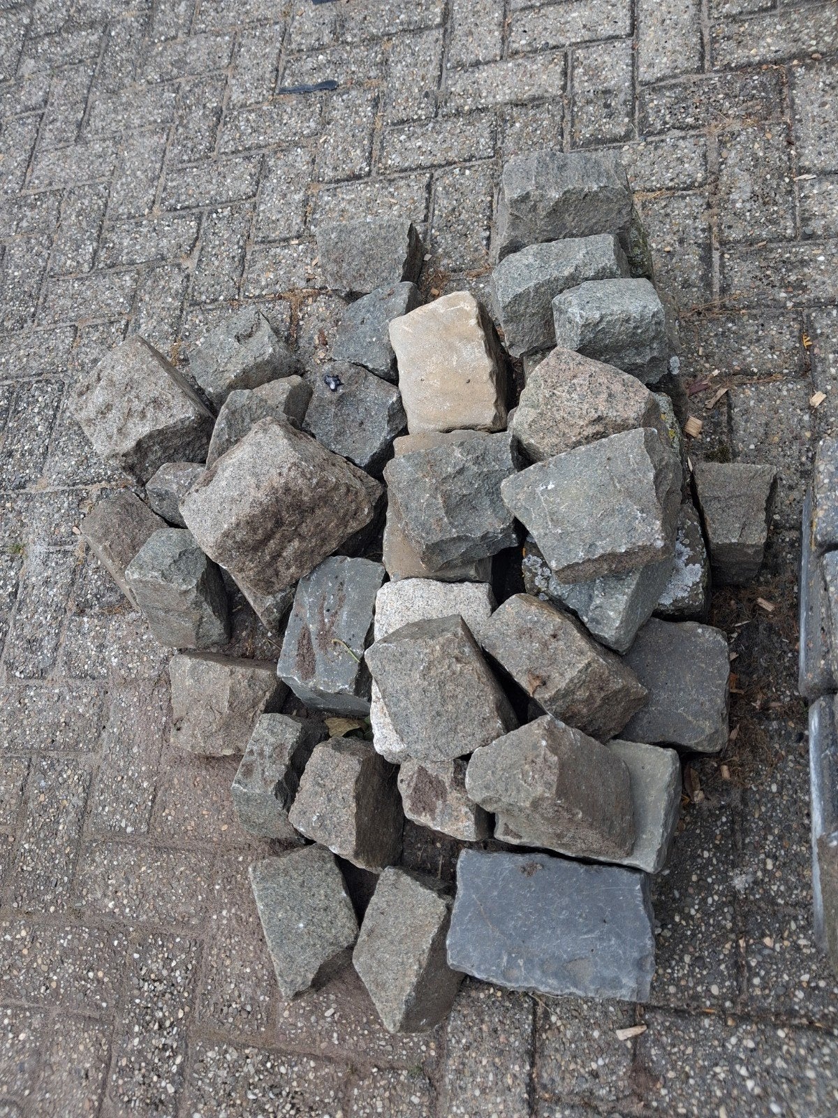 Gratis gebruikte keien voor tuin of bestrating, Tuin en Terras, Grind, Keien en Split, Ophalen, Gebruikt, Graniet, Kei