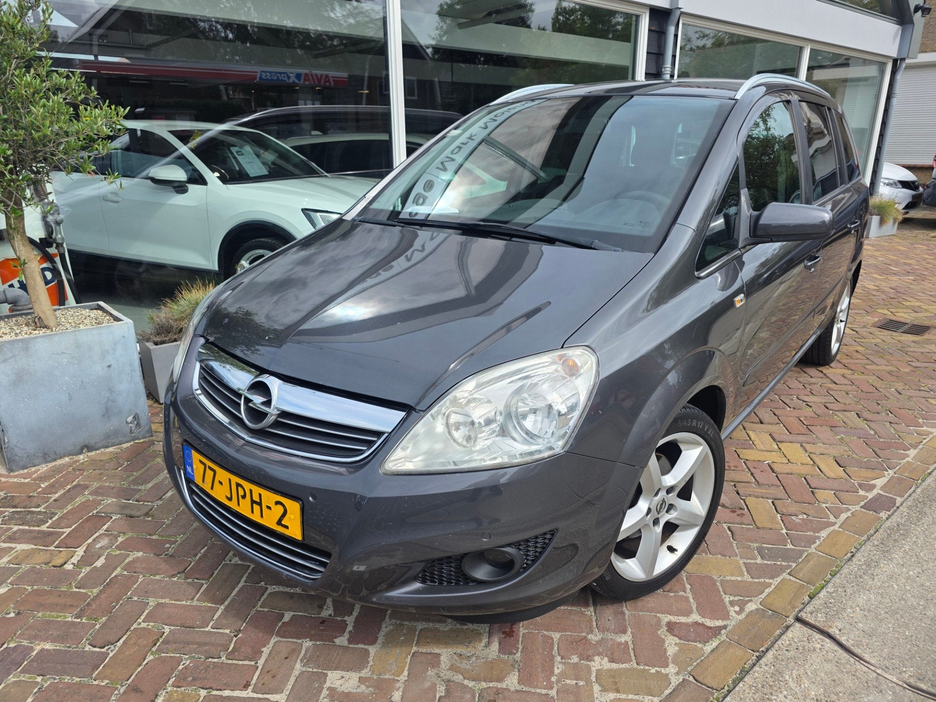 Opel Zafira 1.8 Cosmo,leder,trekhaak, Auto's, Opel, Voorwielaandrijving, Gebruikt, 4 cilinders, Automatische klimaatregeling