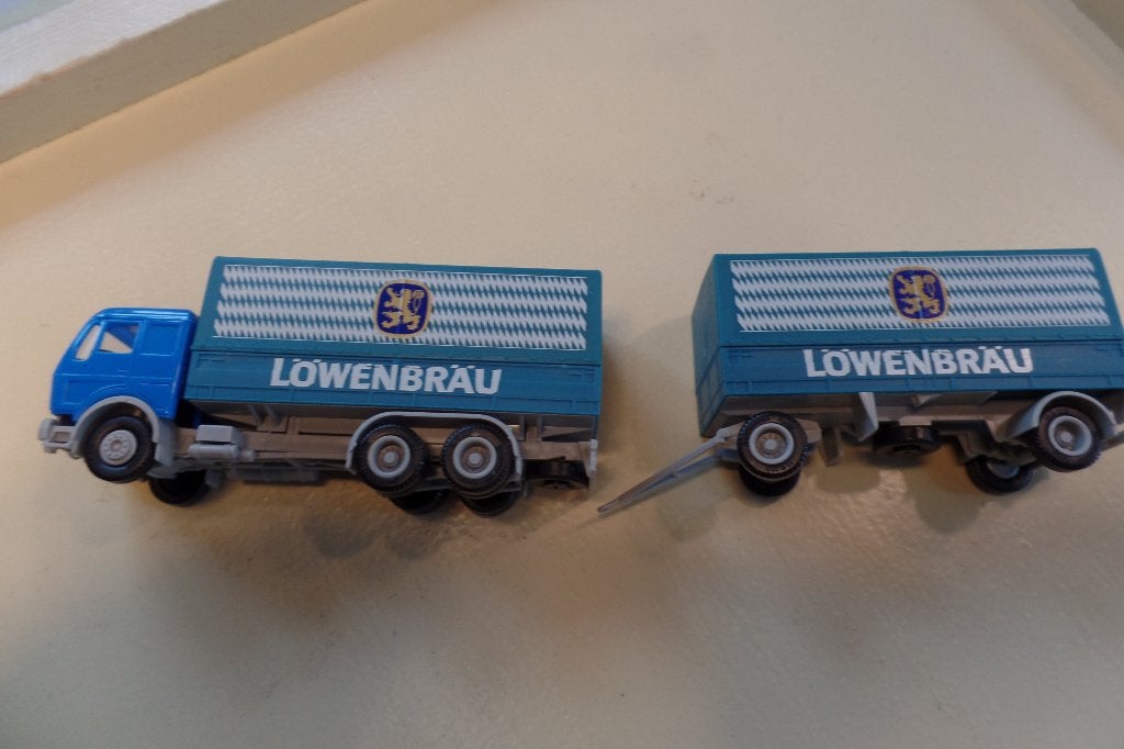 Mercedes vrachtwagen / aanhanger  Lowenbrau (Herpa), Verzenden, Gebruikt, Bus of Vrachtwagen, Herpa