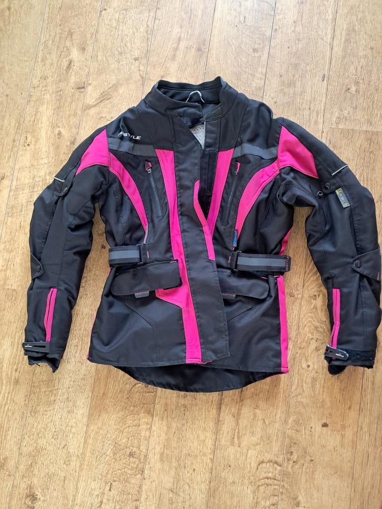 Restyle motorjas maat M - Nette staat met kleine gebreken, Motoren, Kleding | Motorkleding, Jas | textiel, Ophalen of Verzenden