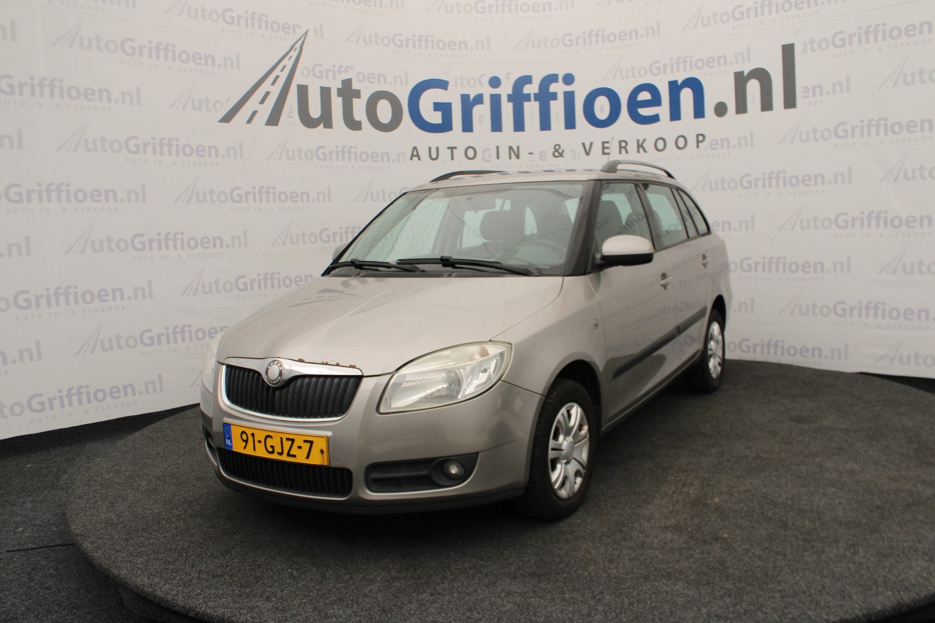 Skoda Fabia Combi 1.4-16V Ambiente nette stationcar met nieu, Voorwielaandrijving, 4 cilinders, Metallic lak, Beige