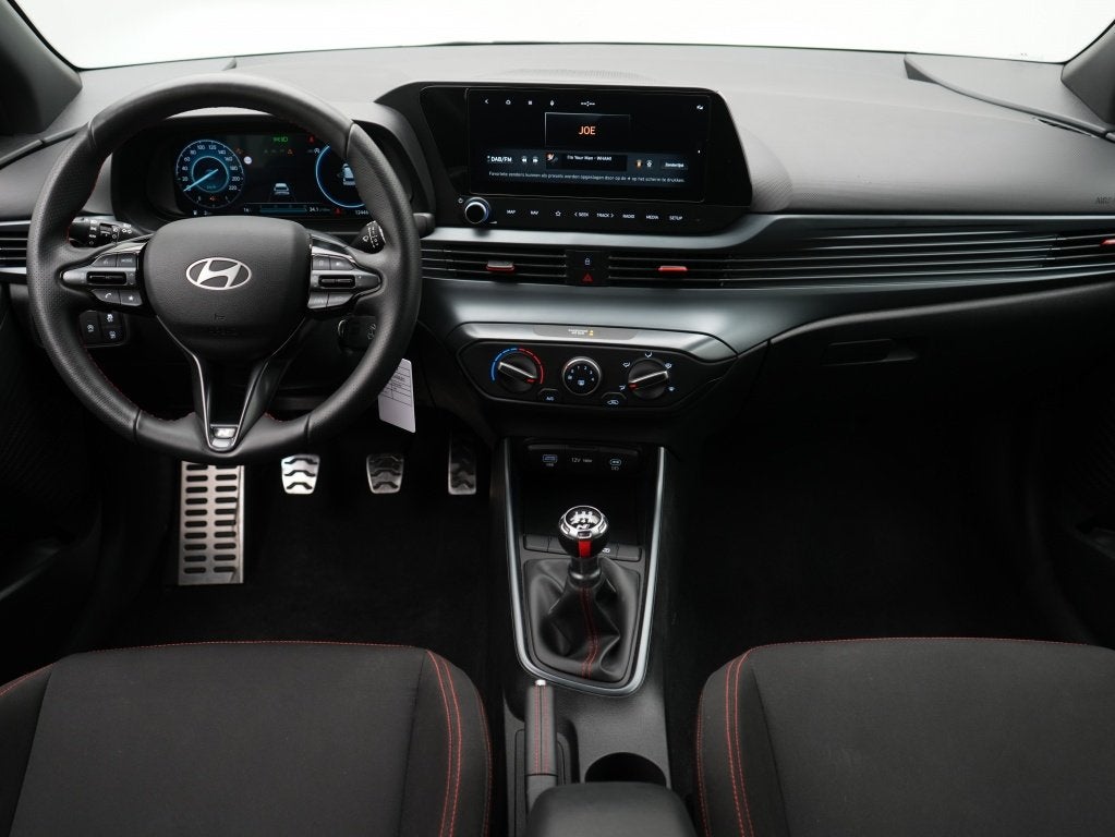 Hyundai i20 1.2 N Line | Navigatie | Private lease 409,- p.m, Auto's, Keurmerk '100% Onderhouden', Gebruikt, Zwart, 4 cilinders