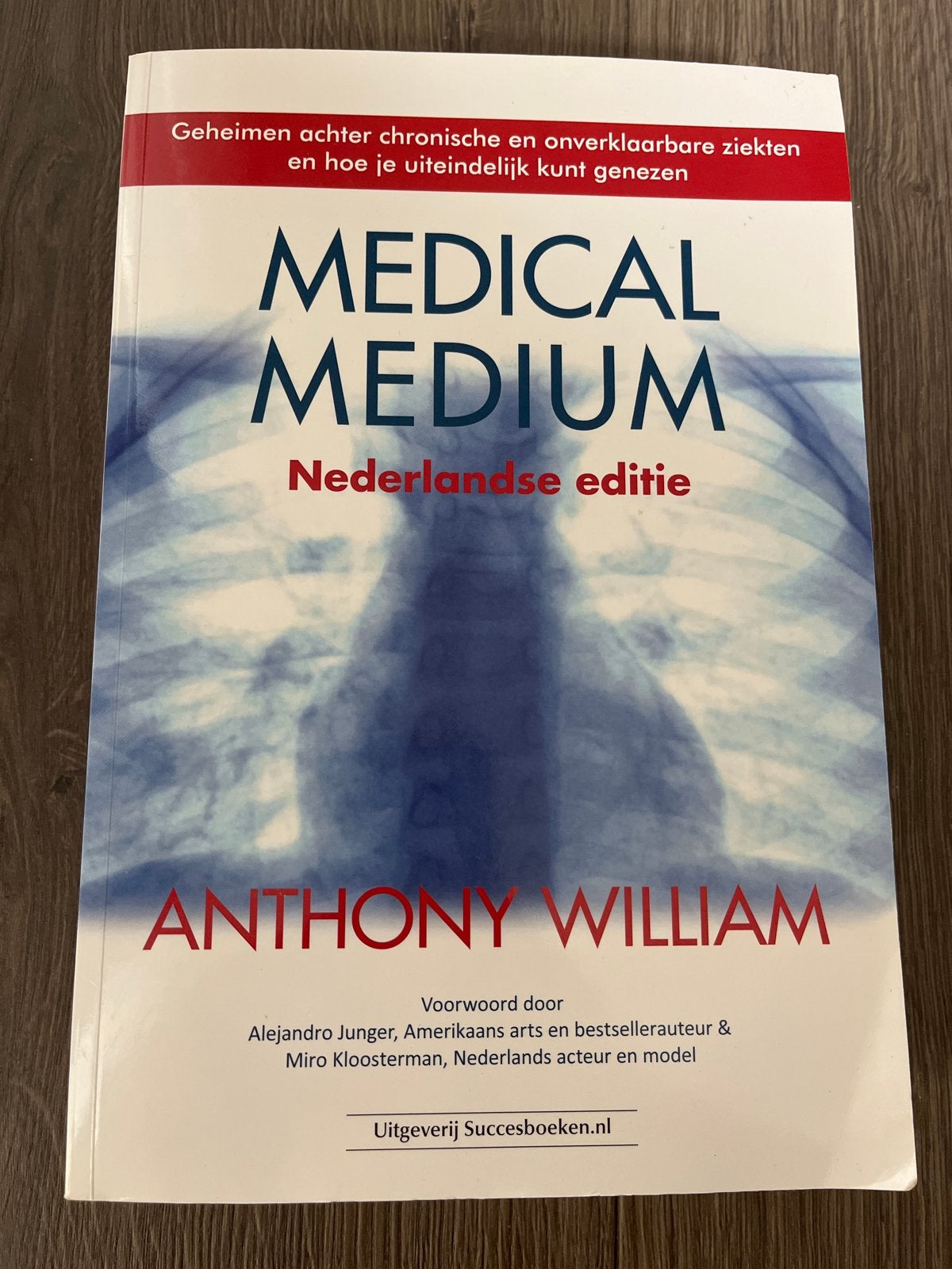 Medical Medium - Anthony William (Nederlandse editie), Boeken, Ophalen of Verzenden, Zo goed als nieuw, Gezondheid en Conditie