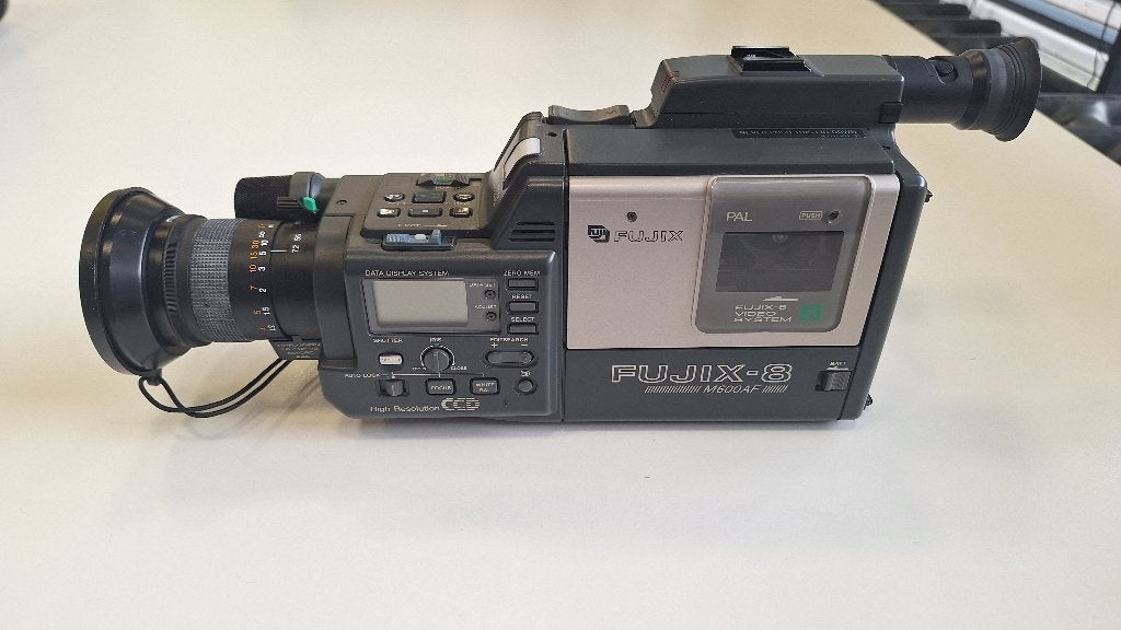 Fujix-8 M600AF videocamera met accessories, zonder batterij, Ophalen of Verzenden, 8mm, (Video)band
