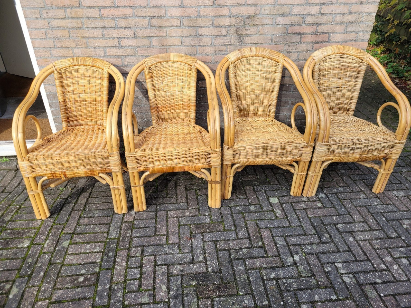 Set van 4 rotan stoelen, Ophalen