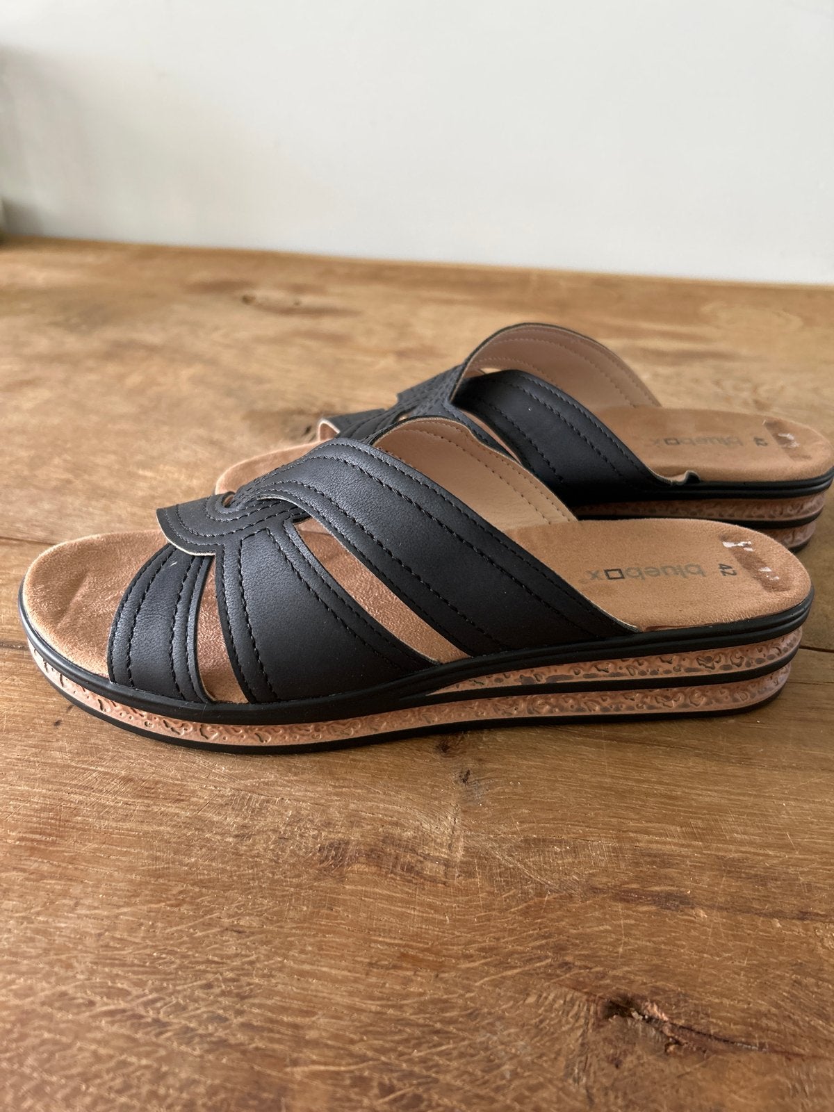 Zwarte Bluebox slippers maat 42, Slippers, Zwart, Nieuw, Ophalen of Verzenden