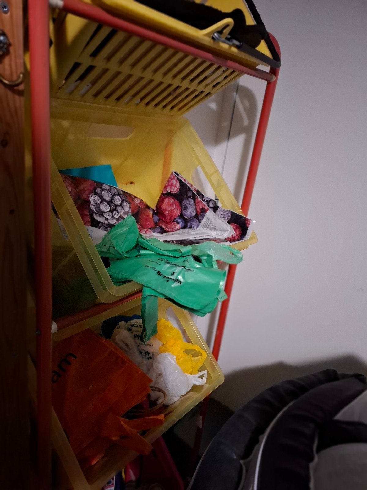Metalen krattenrek met 4 kratten - Handige opberger, Huis en Inrichting, Ophalen, Gebruikt