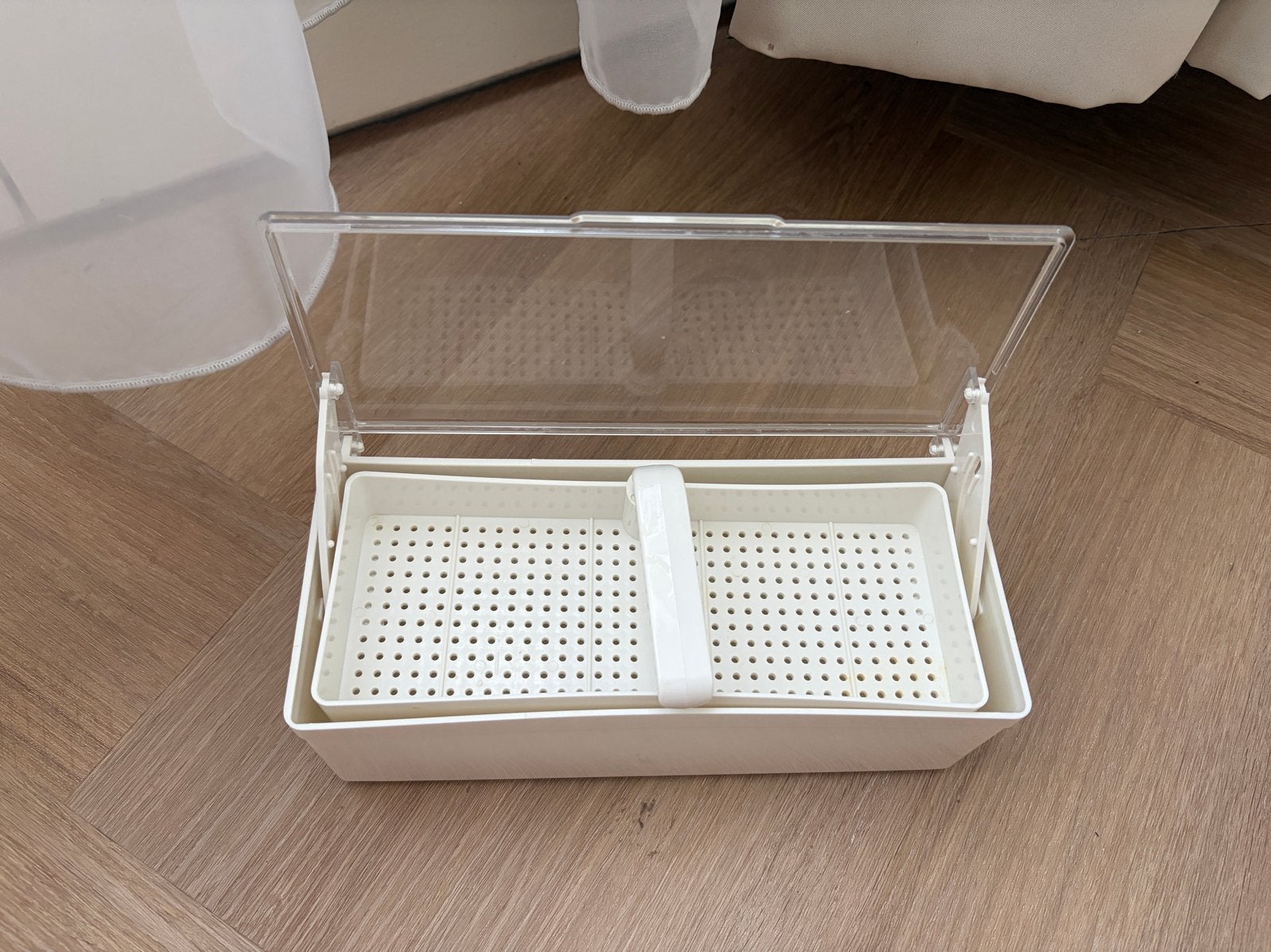 Pedicure desinfectiebakje, Ophalen