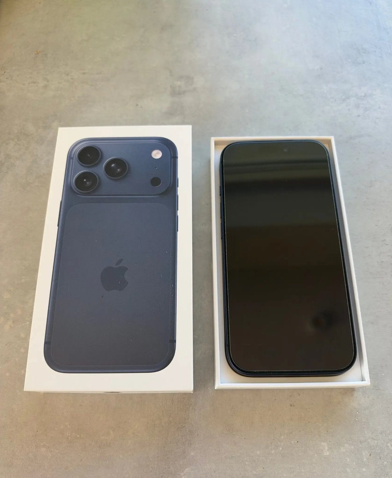 Apple iPhone 17 Pro 256GB 99%, 99 %, Blauw, Nieuw, Zonder simlock