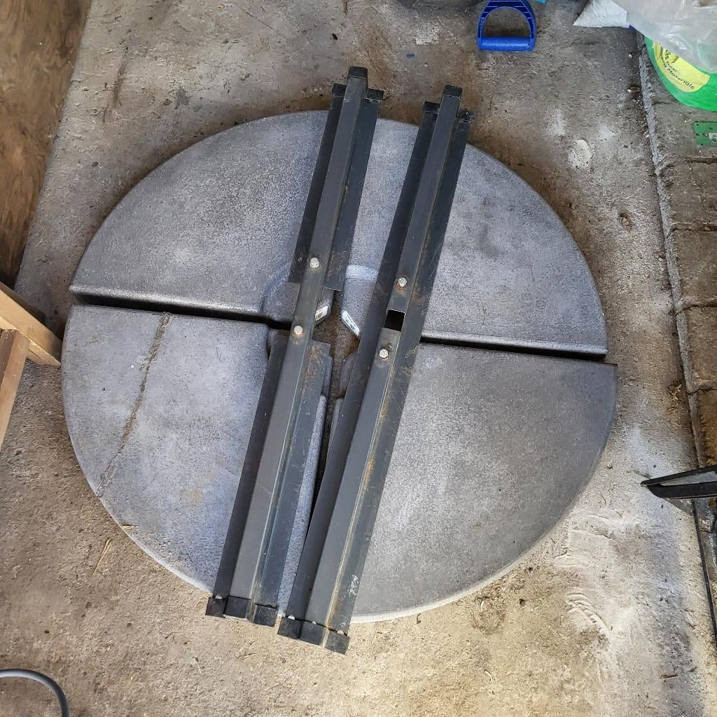 Betonnen parasolvoeten 4 stuks, Ophalen, Gebruikt, Minder dan 1 meter, Parasolvoet