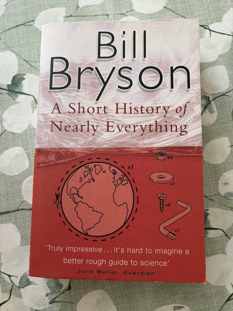 Bill Bryson - A Short History of Nearly Everything, Ophalen of Verzenden, Zo goed als nieuw, Bill Bryson, Natuurwetenschap