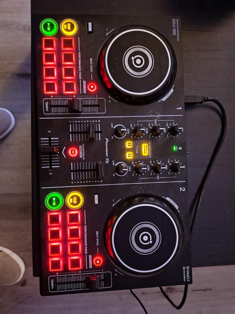 Pioneer DDJ-200 Smart DJ Controller USB. Zo goed als nieuw, Muziek en Instrumenten, Dj-sets en Draaitafels, Ophalen, Zo goed als nieuw