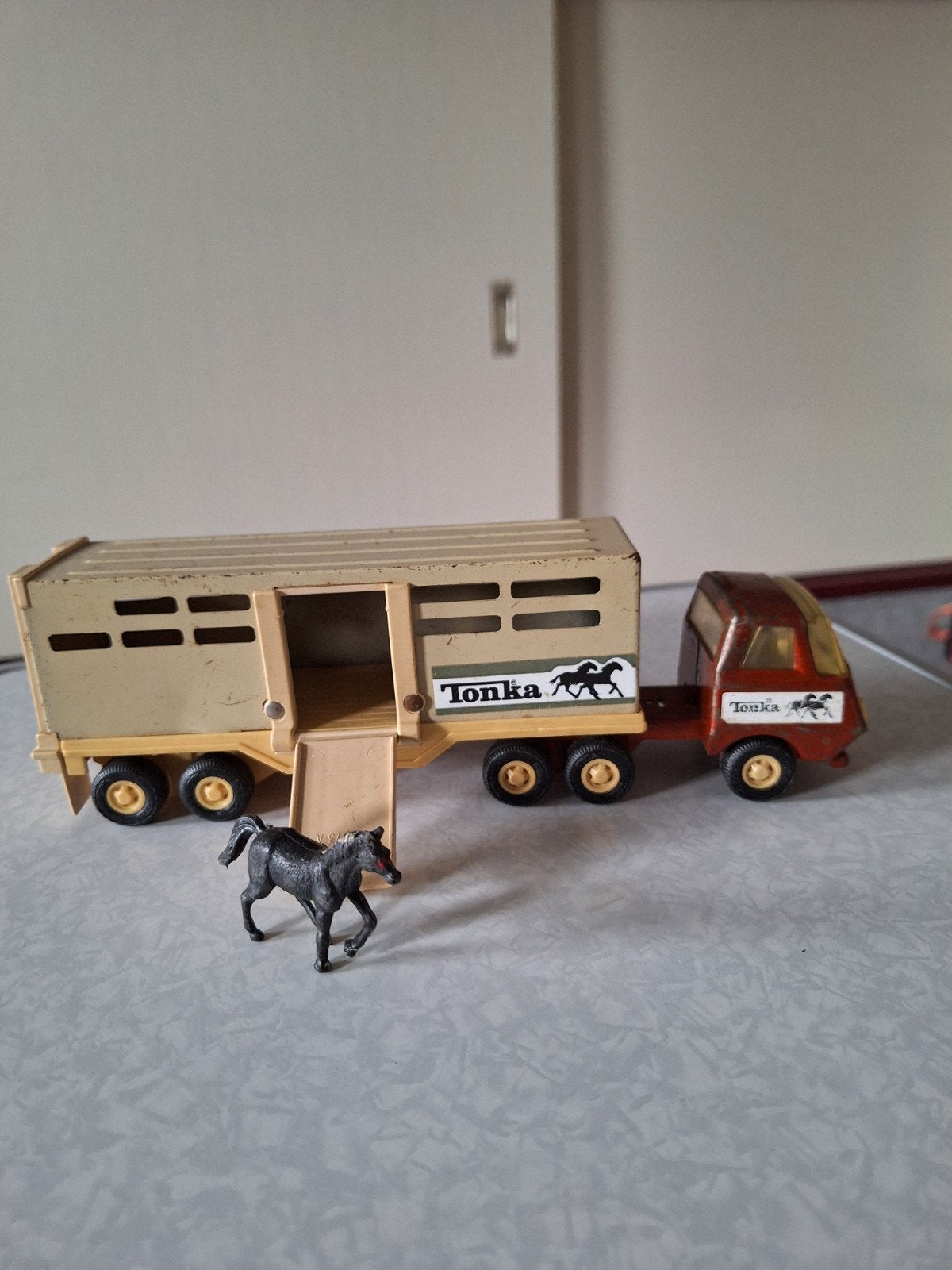 Vintage Tonka Paardentrailer met trekker en paardje, Ophalen of Verzenden, Gebruikt