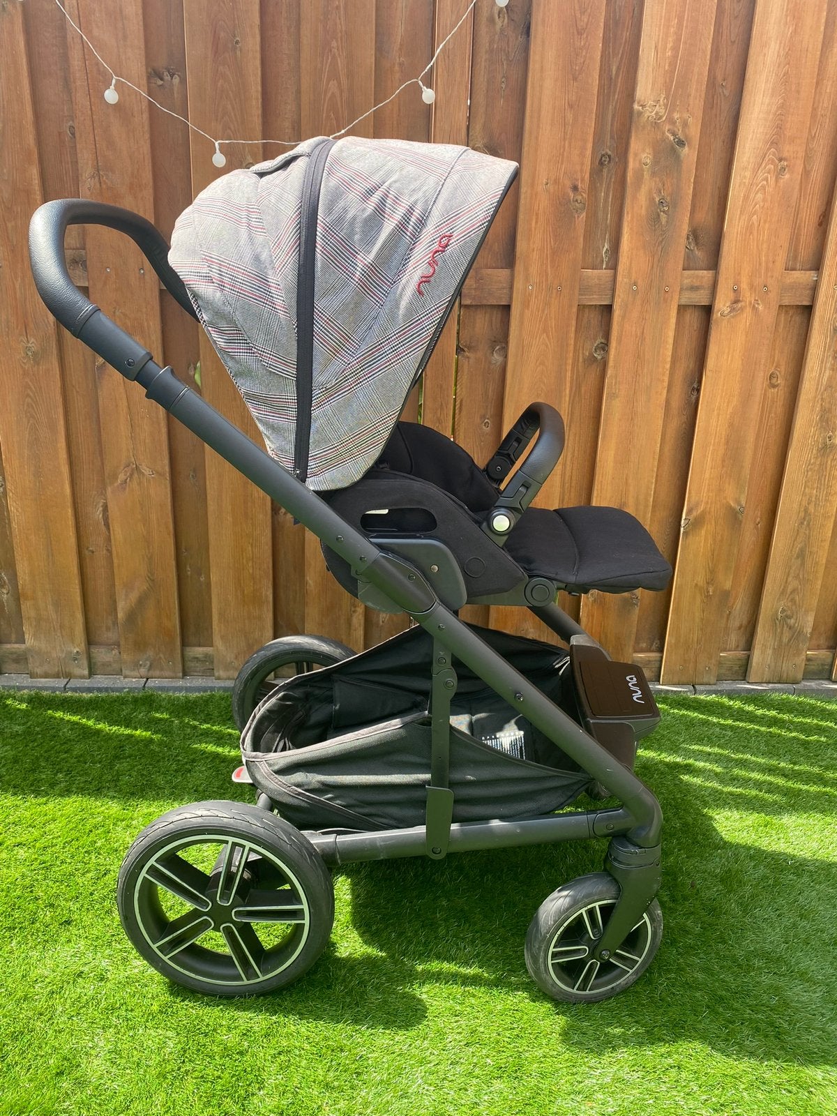 NUNA MIXX NEXT, Kinderen en Baby's, Buggy's, Ophalen, Zo goed als nieuw, Verstelbare rugleuning