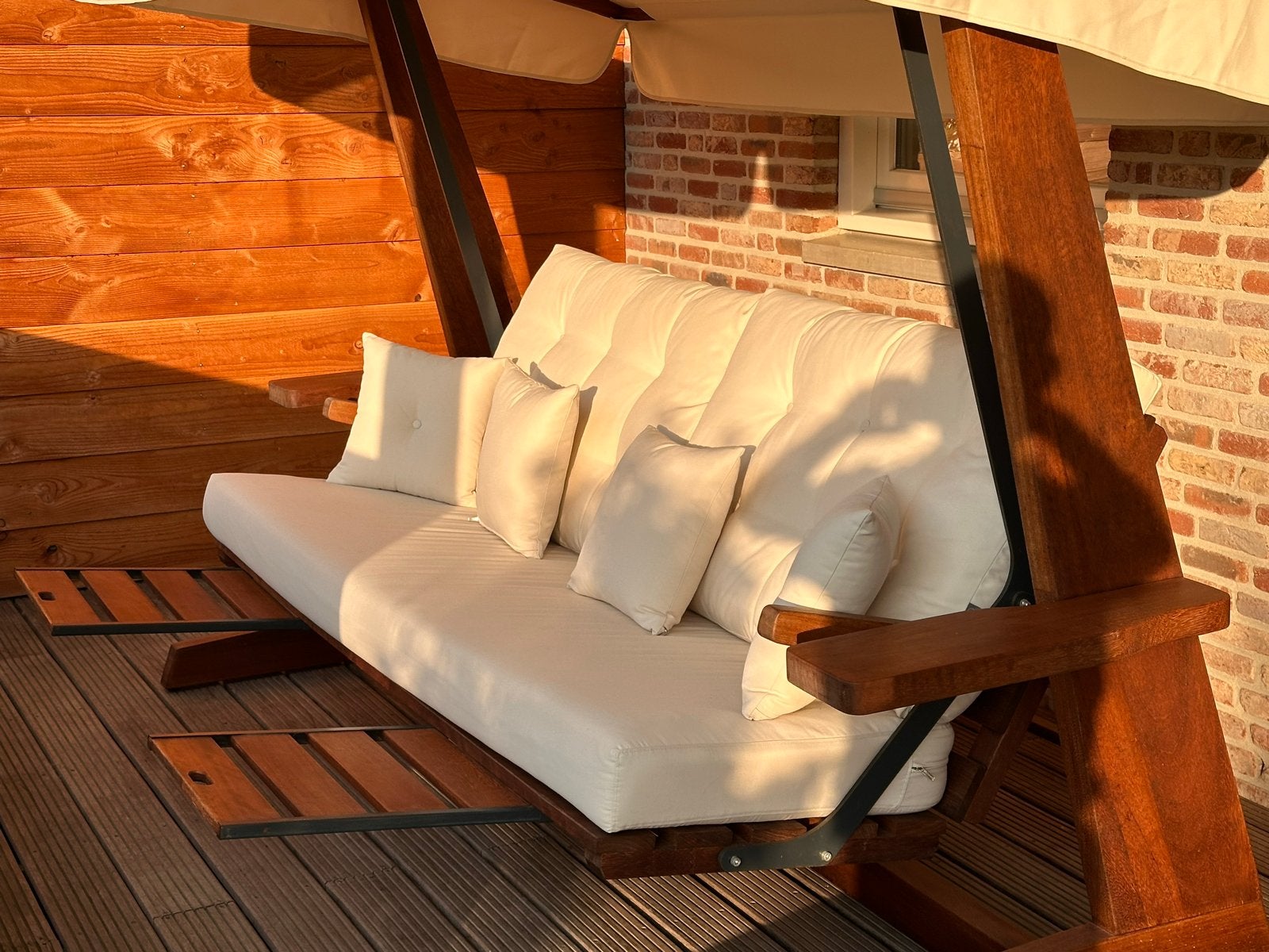 Luxe Houten schommelbank met kussens, Ophalen, 3 zitplaatsen, Zo goed als nieuw, Loungeset
