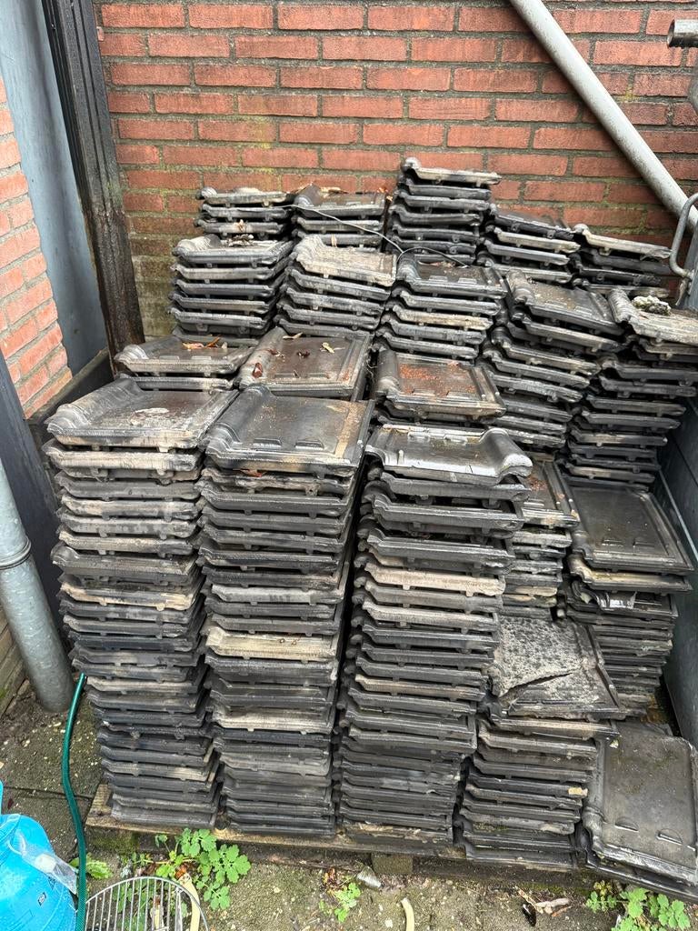 490 Tiglia dakpannen €1.- per pan, Doe-het-zelf en Verbouw, Dakpannen en Dakbedekking, Ophalen, Gebruikt, Steen of Klei, 15 m² of meer