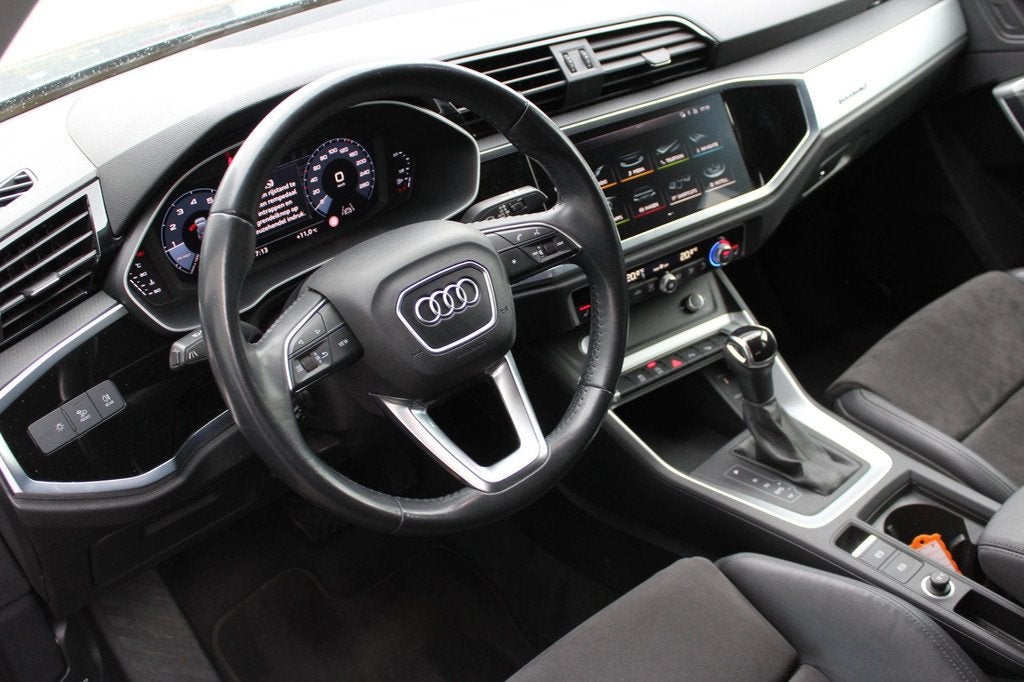 Audi Q3 45 TFSI quattro | S-Line | Trekhaak | Keyless | Dode, Auto's, Audi, Gebruikt, 1984 cc, Bedrijf, Vierwielaandrijving