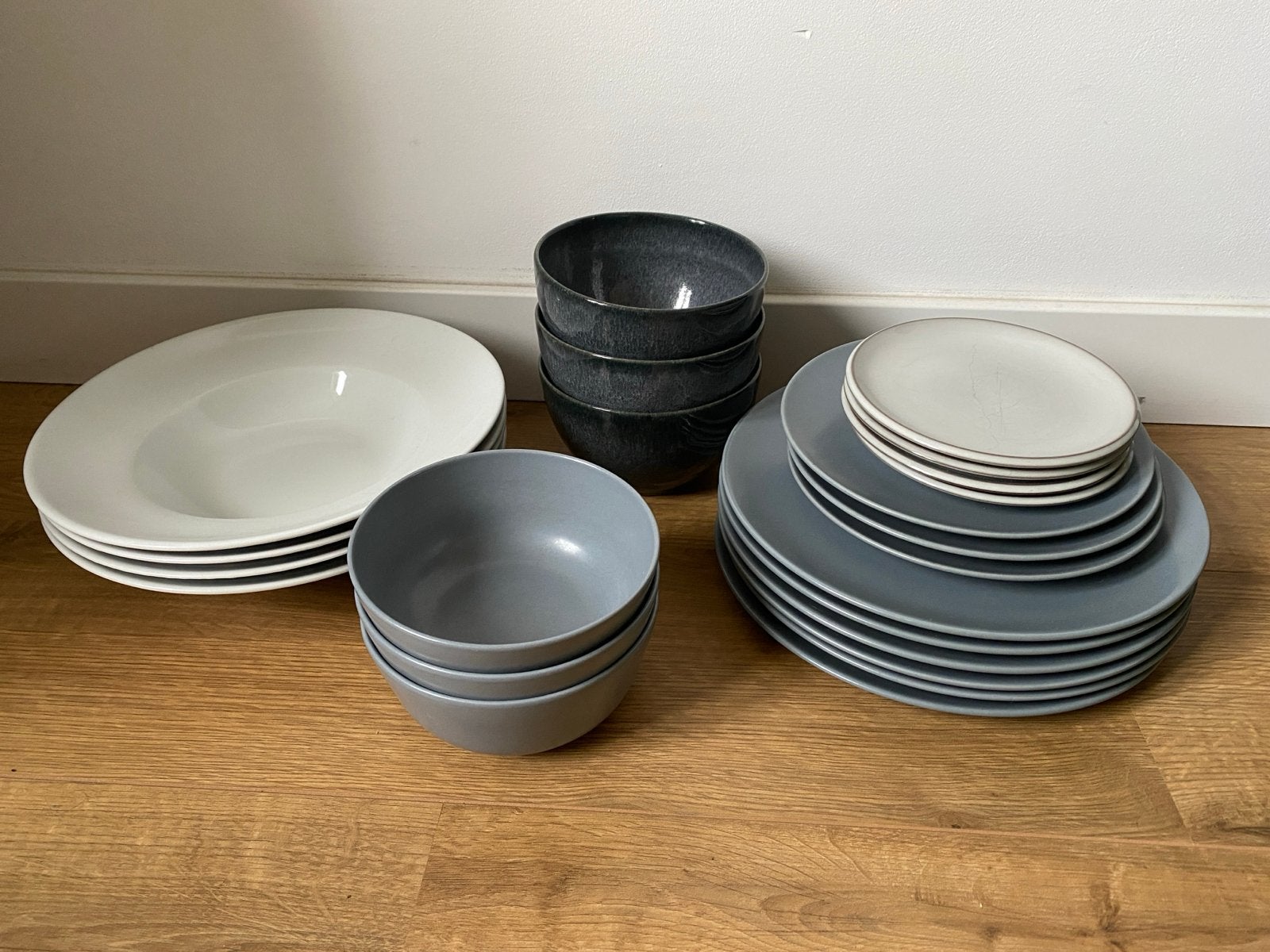 Servies grijs en wit - Ikea en HEMA, Ophalen, Gebruikt, Keramiek, Modern