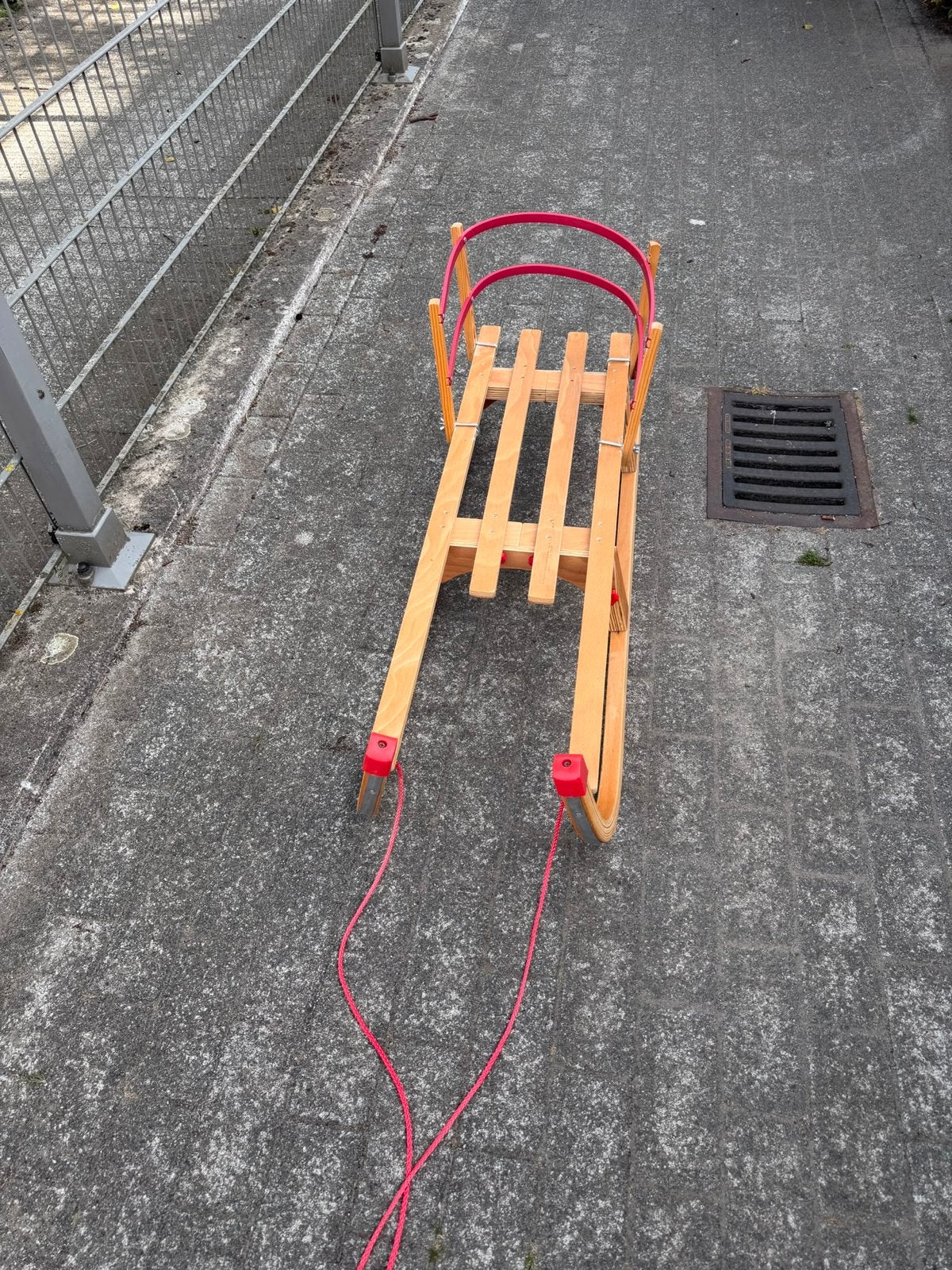 Houten slee met rugleuning en trekkoord, Ophalen, Rugleuning, Gebruikt, Hout