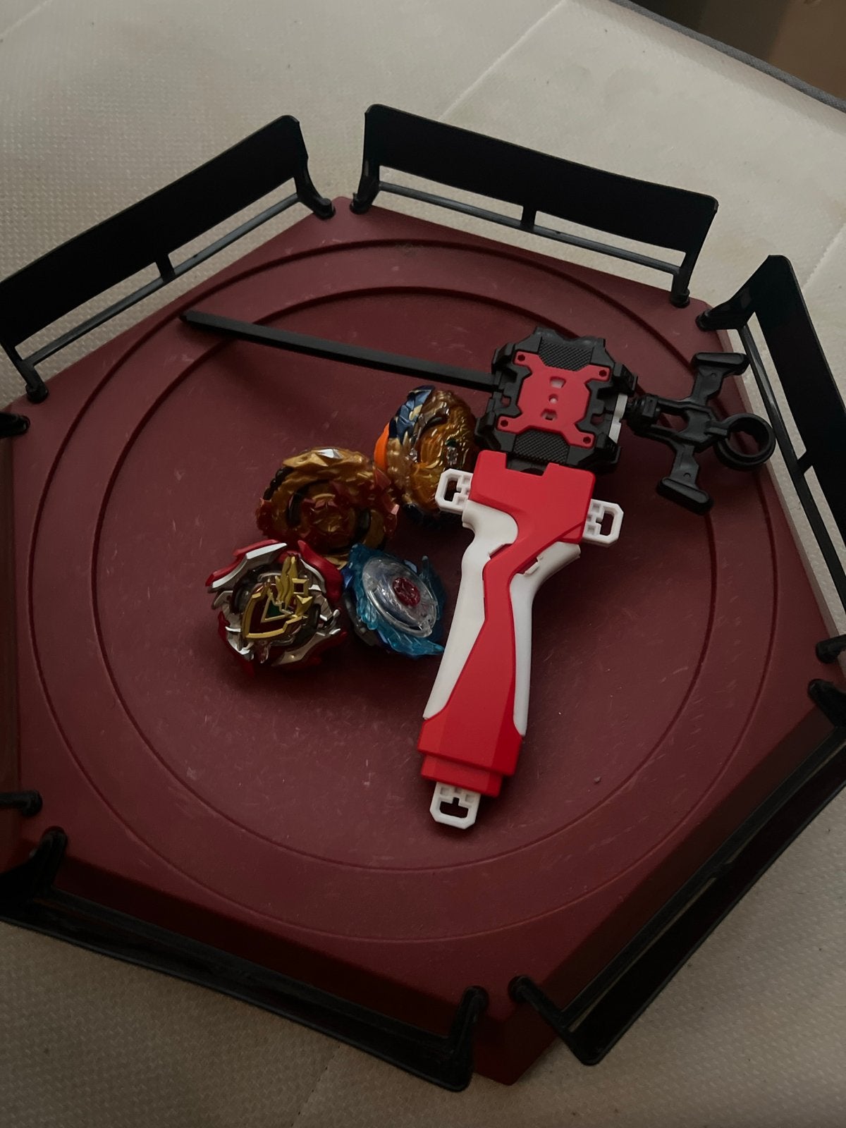 Beyblade Burst Arena met 4 Beyblades en Launcher, Ophalen of Verzenden, Gebruikt, Jongen of Meisje